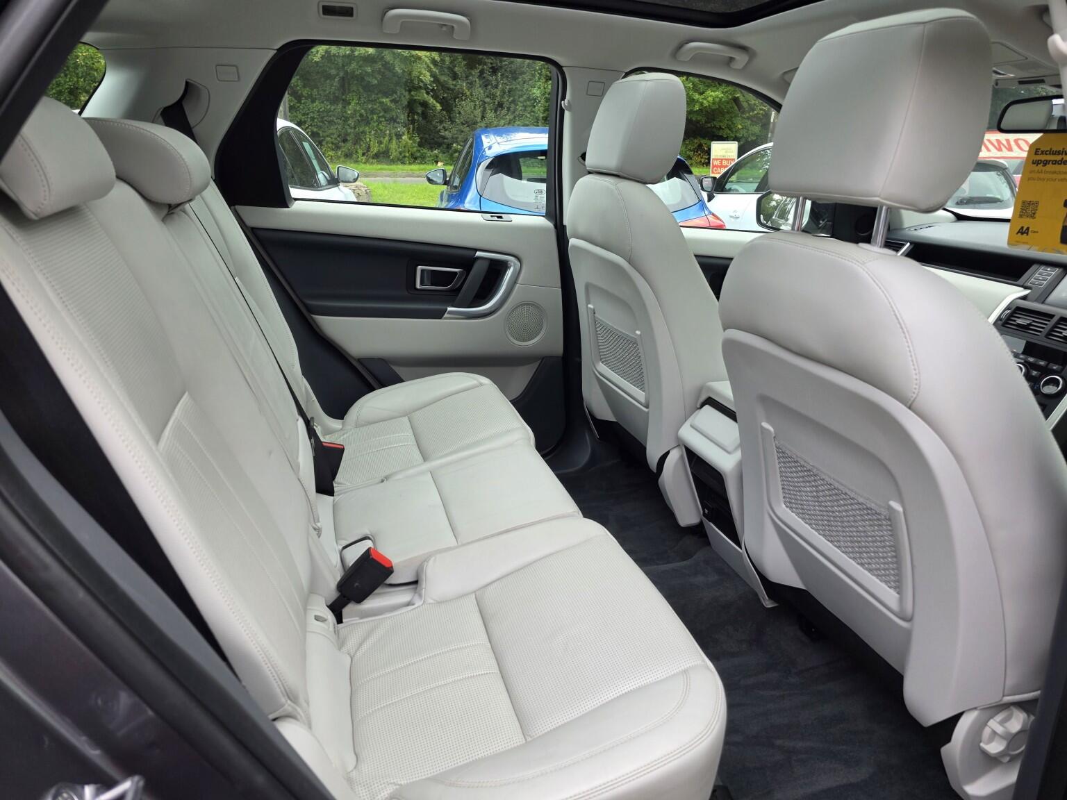 Land Rover Discovery Sport view 24