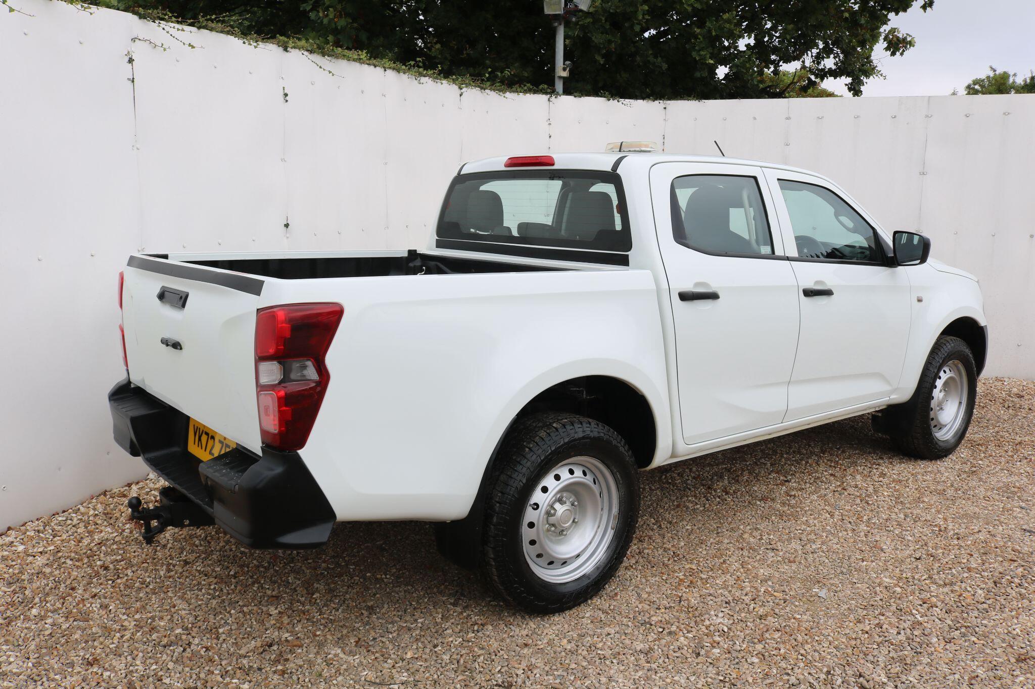 Isuzu D-Max view 8