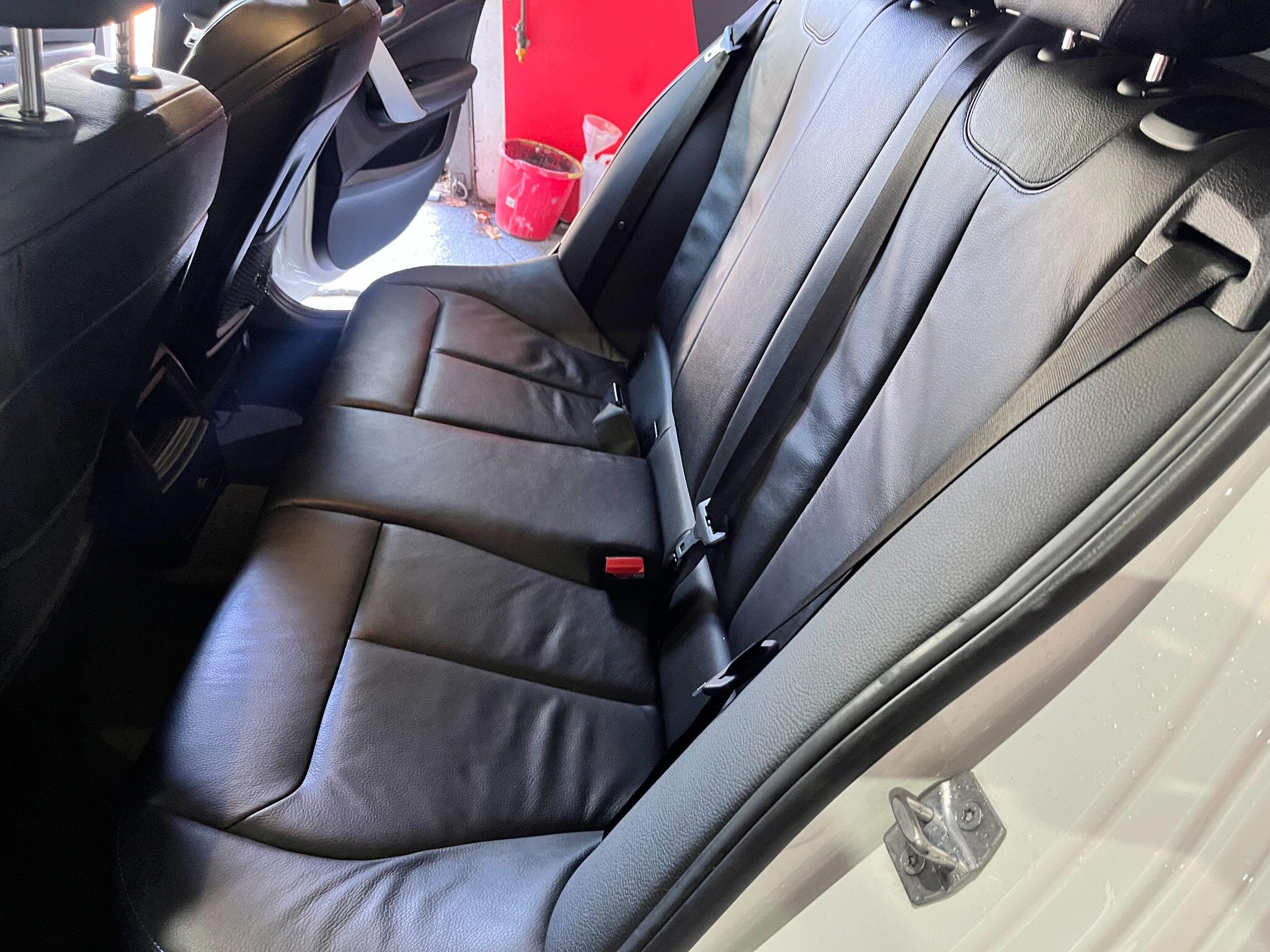 BMW 1 Series view 36