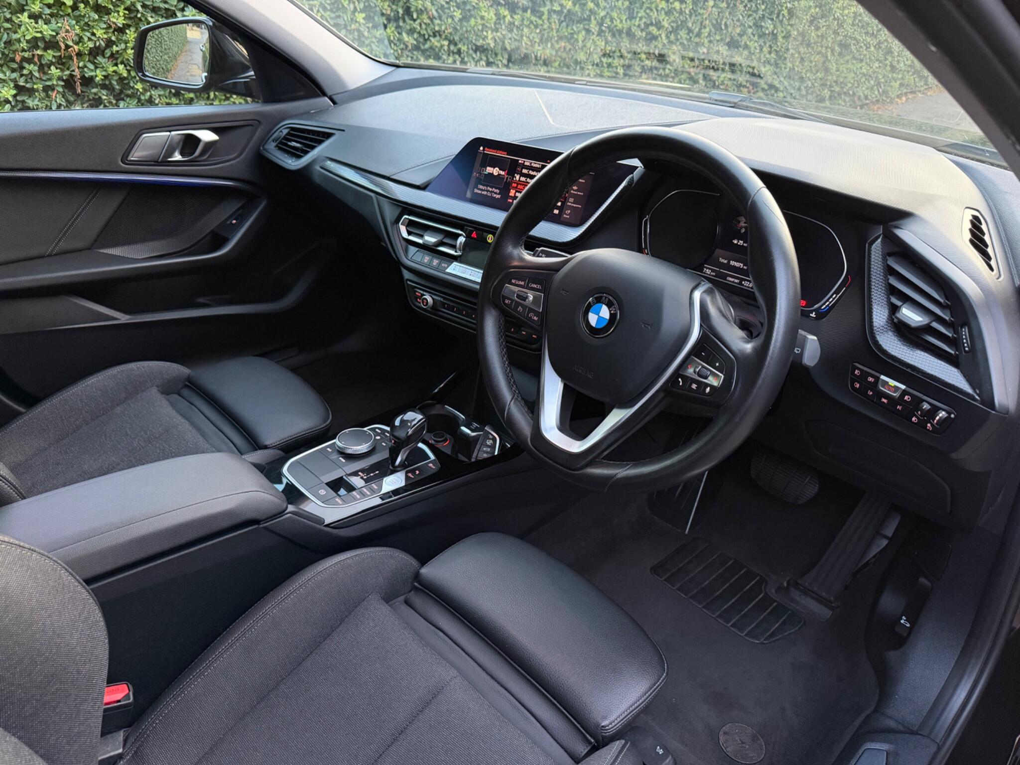 BMW 1 Series view 19