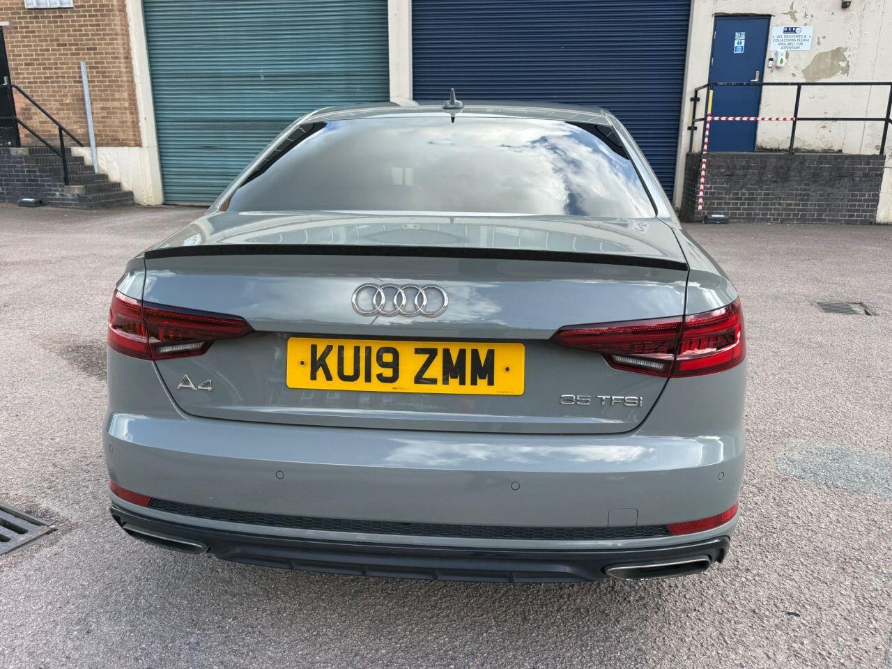Audi A4 view 32