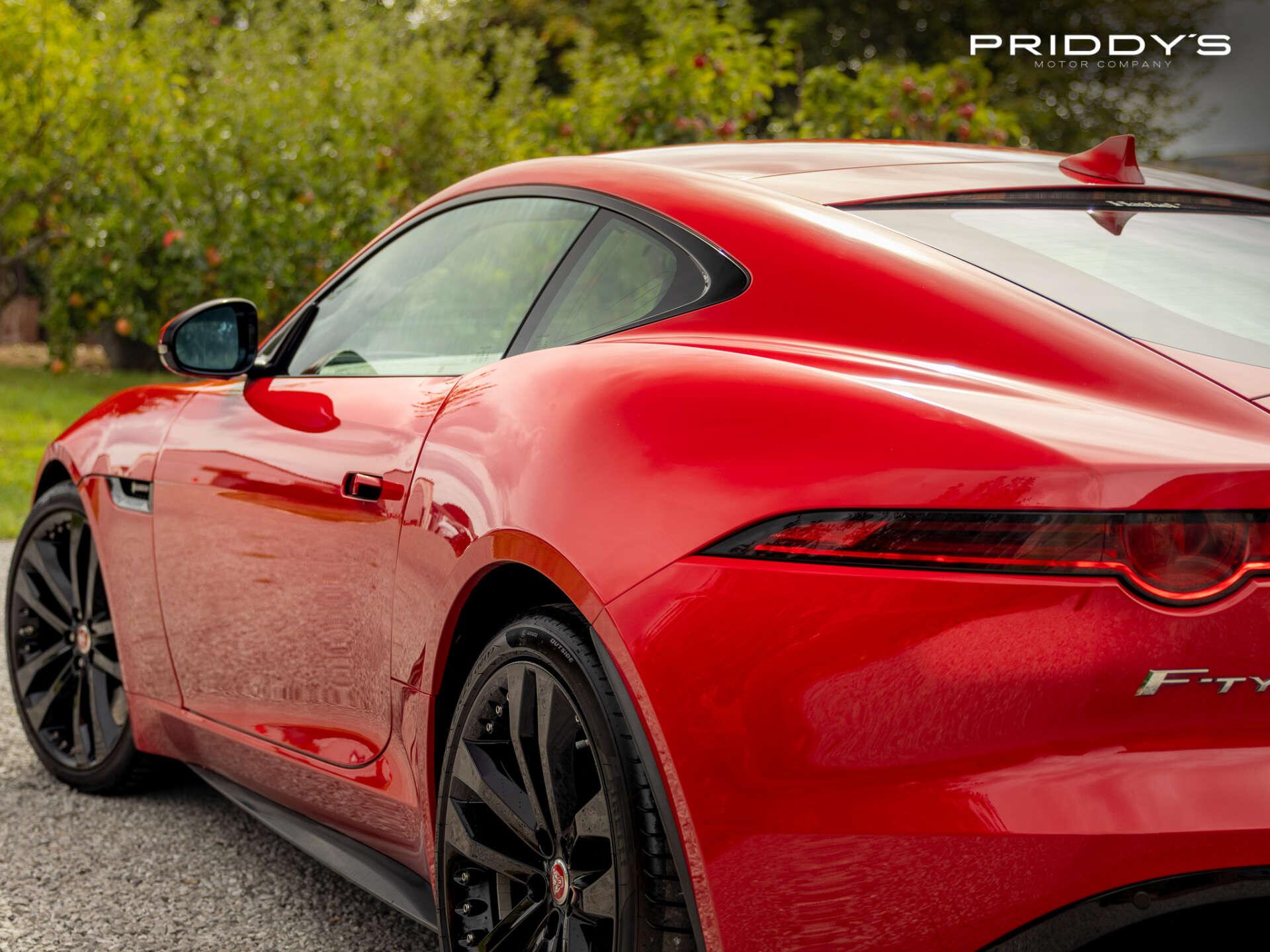 Jaguar F-Type view 12