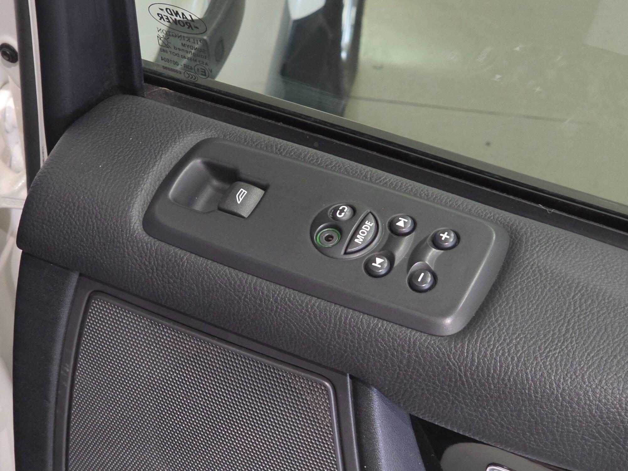 Land Rover Discovery view 102