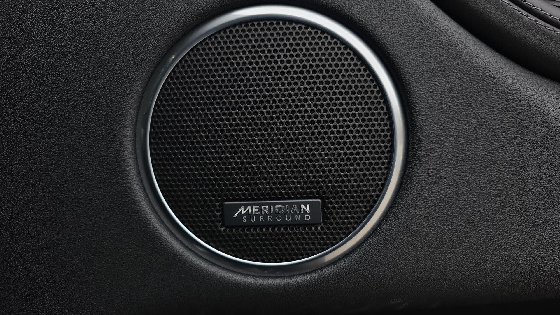 Land Rover Discovery Sport view 24