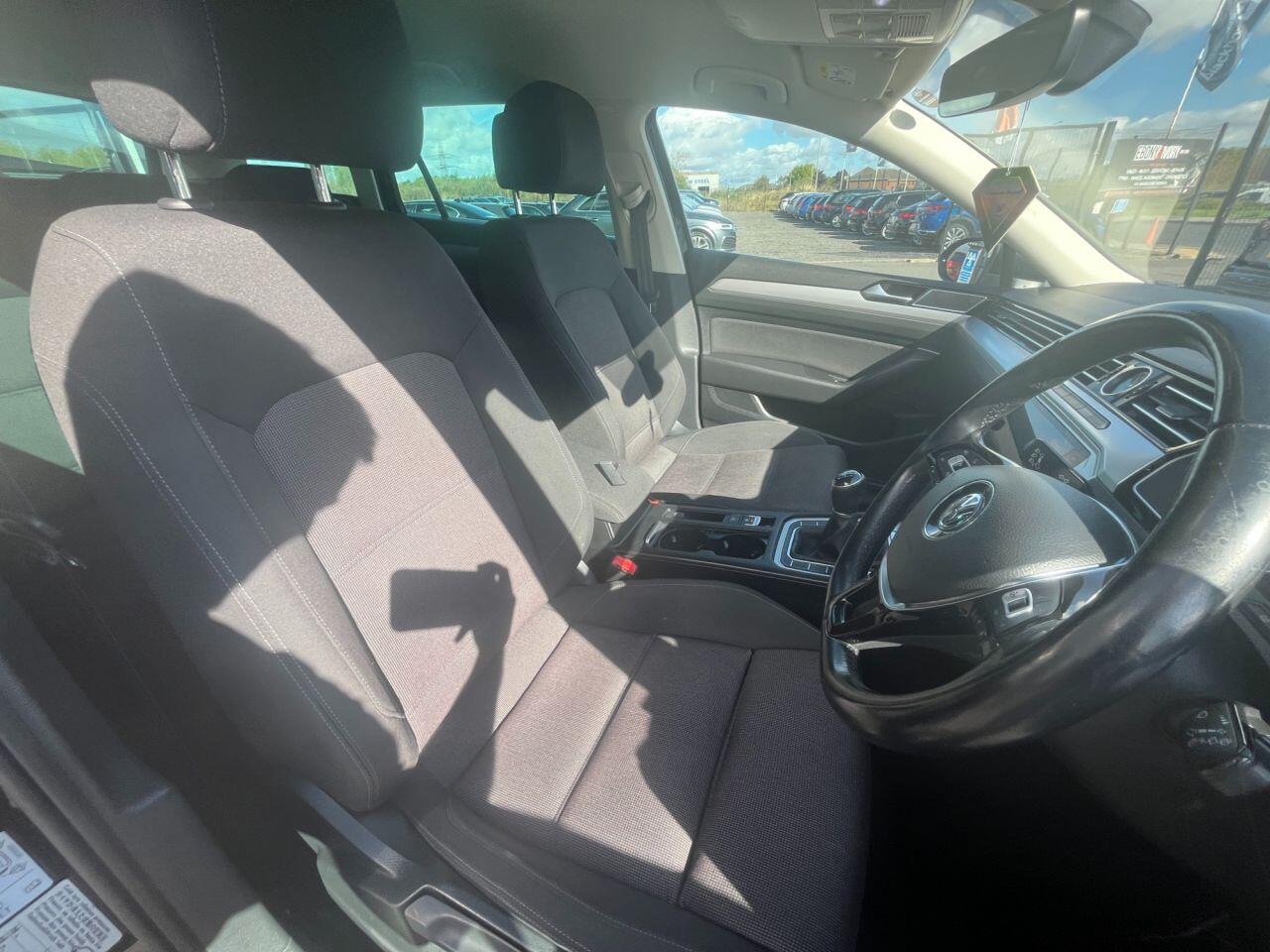 Volkswagen Passat view 12