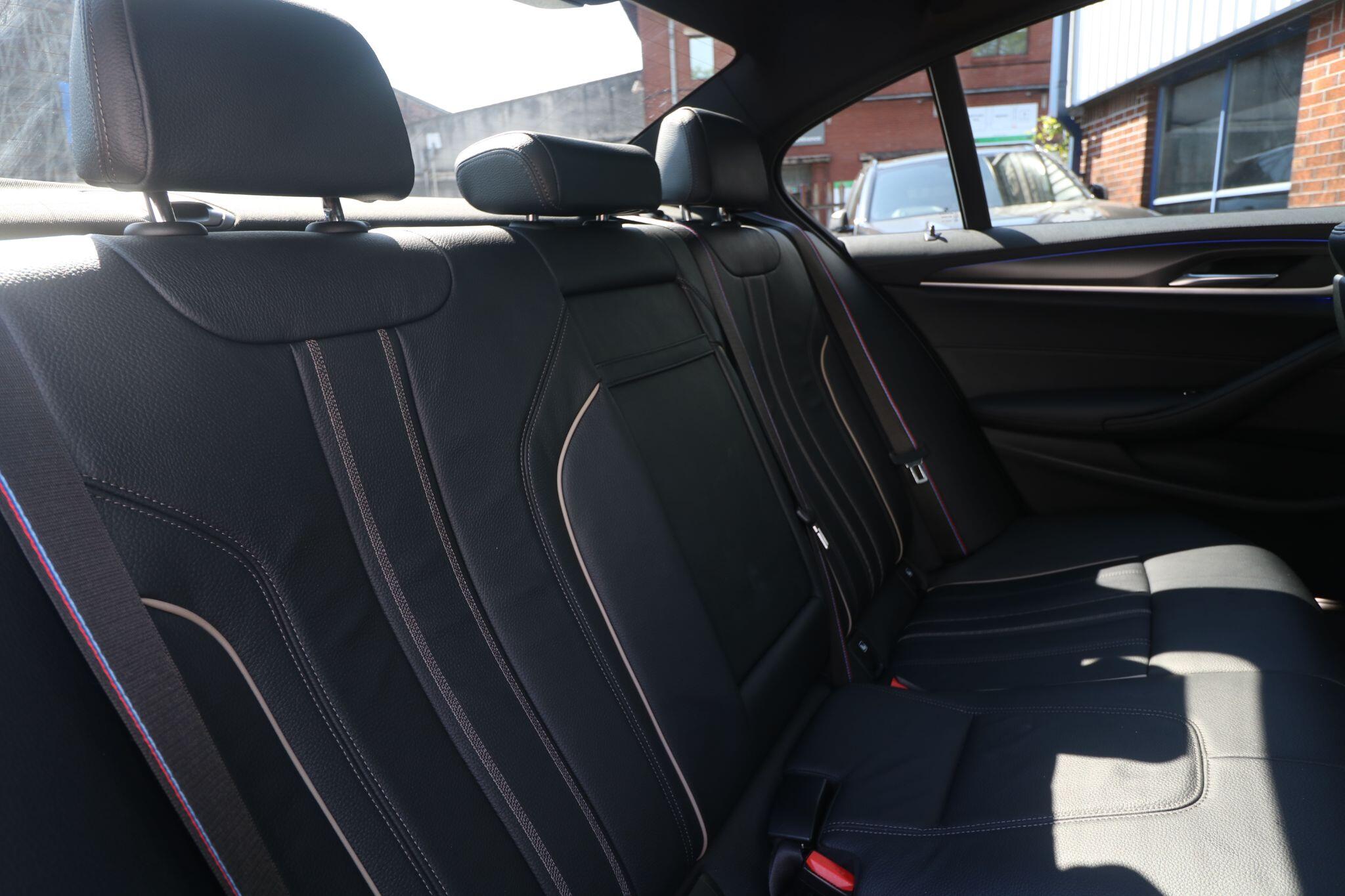BMW 5 Series view 8