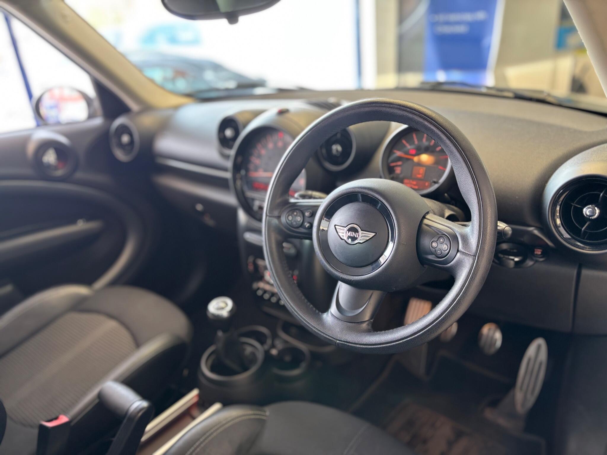 Mini Countryman view 9