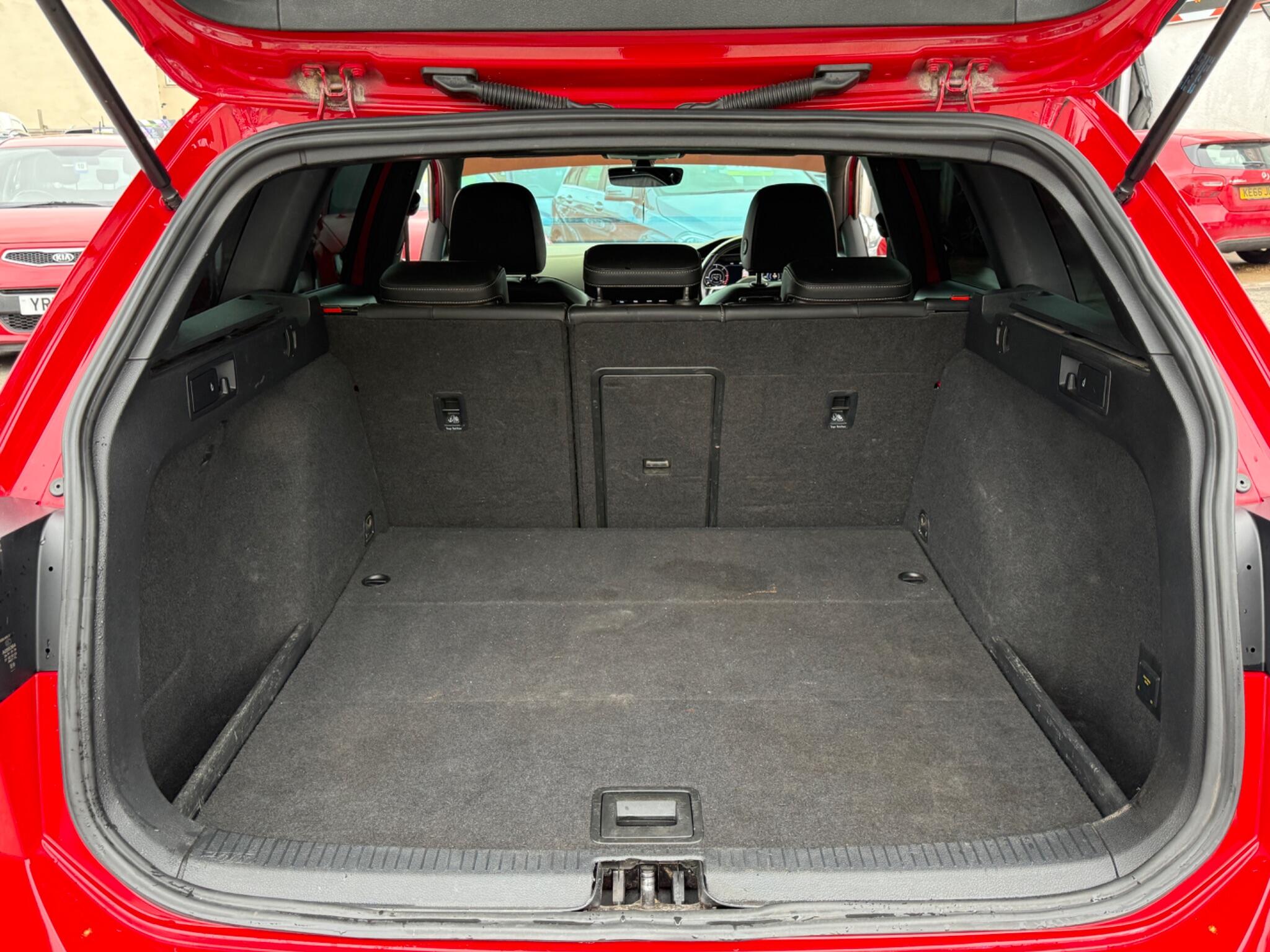 Volkswagen Golf - Image 17