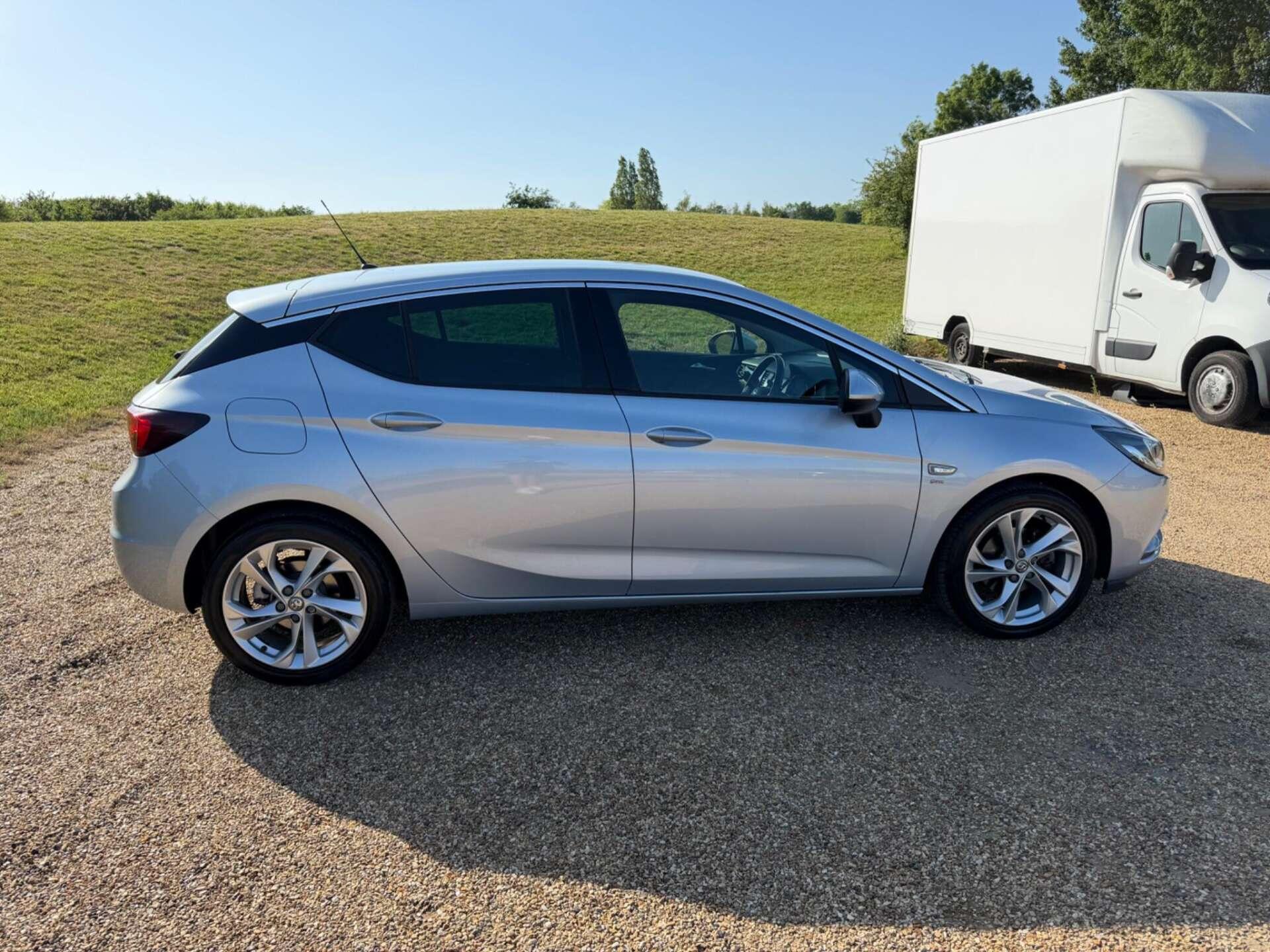 Vauxhall Astra view 7