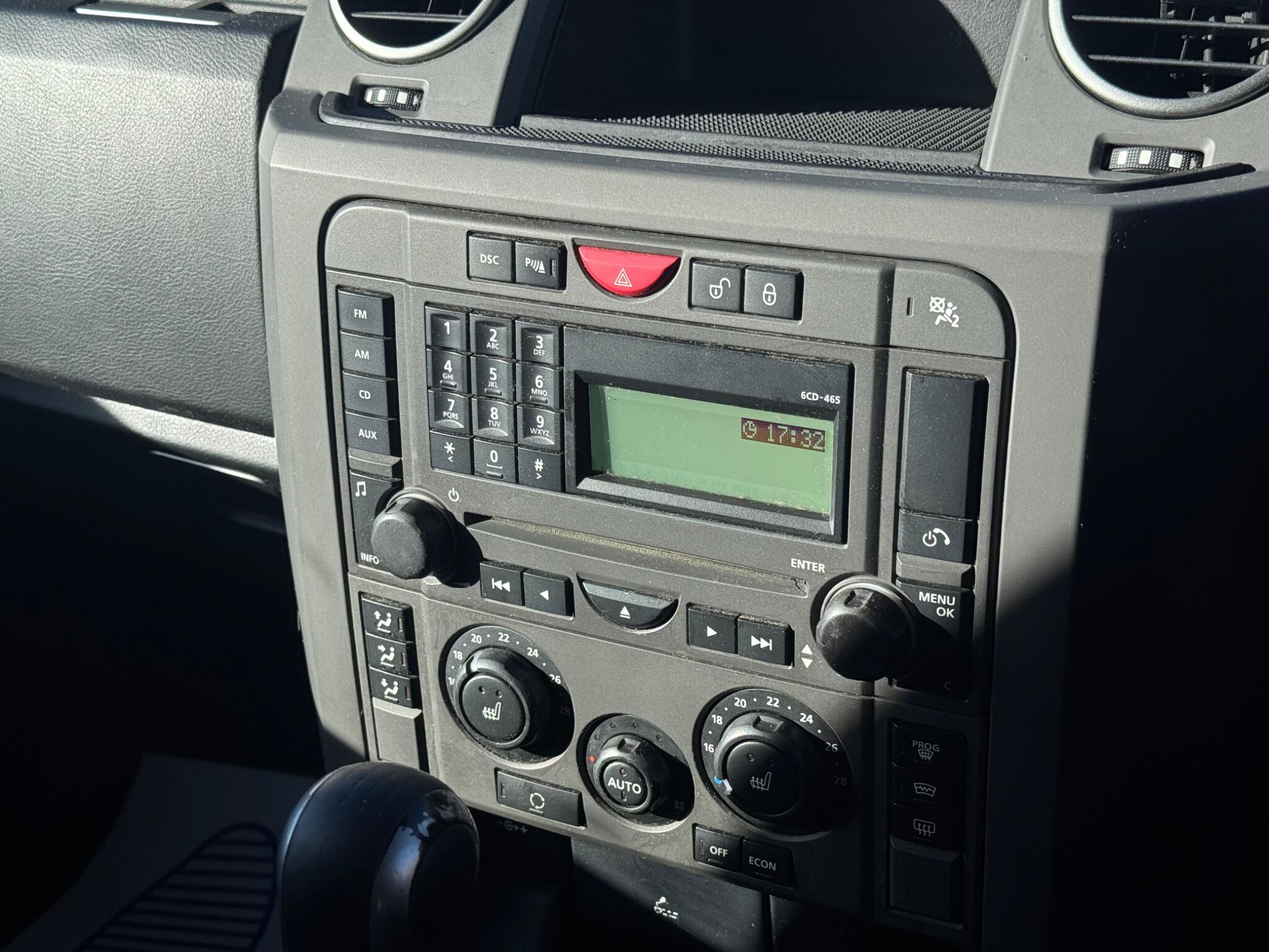 Land Rover Discovery view 38