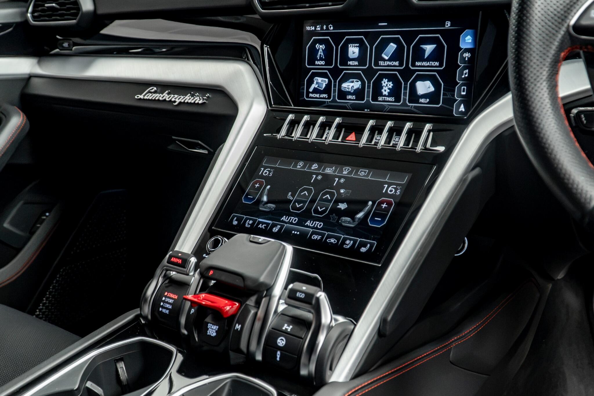 Lamborghini Urus view 26