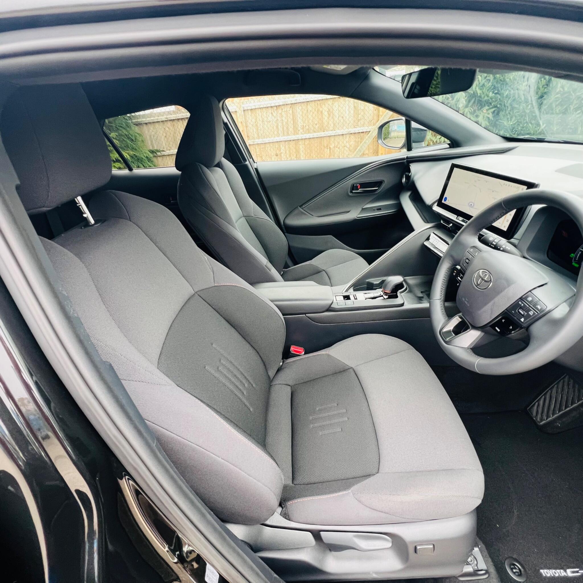 Toyota C-HR view 24