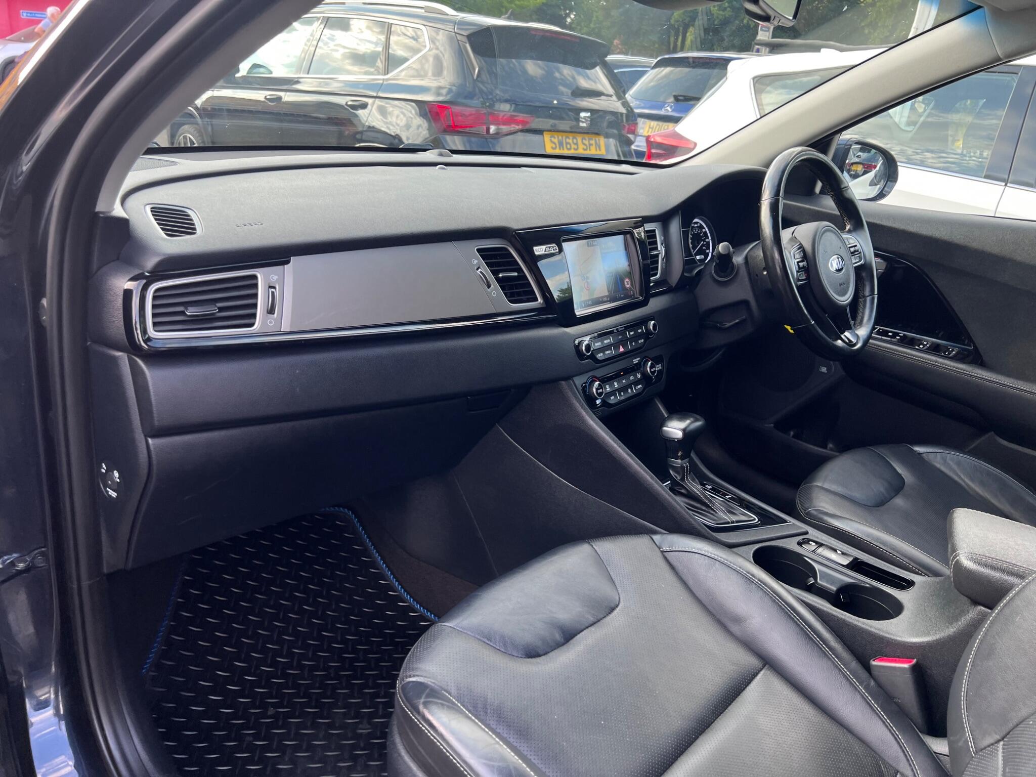 Kia Niro view 35
