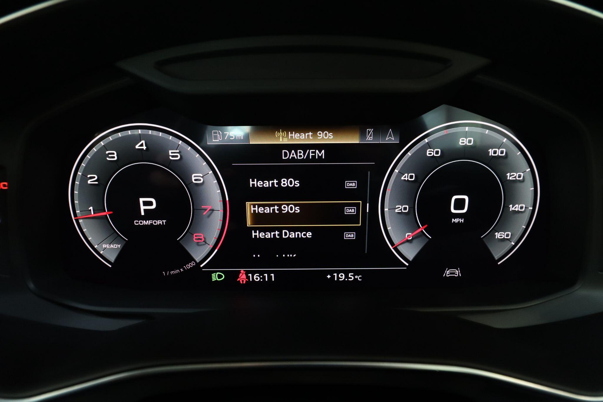 Audi A6 Saloon view 37