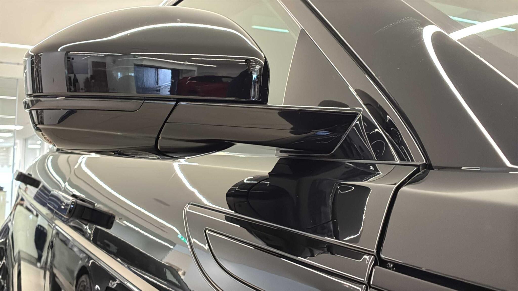 Land Rover Range Rover Evoque view 24