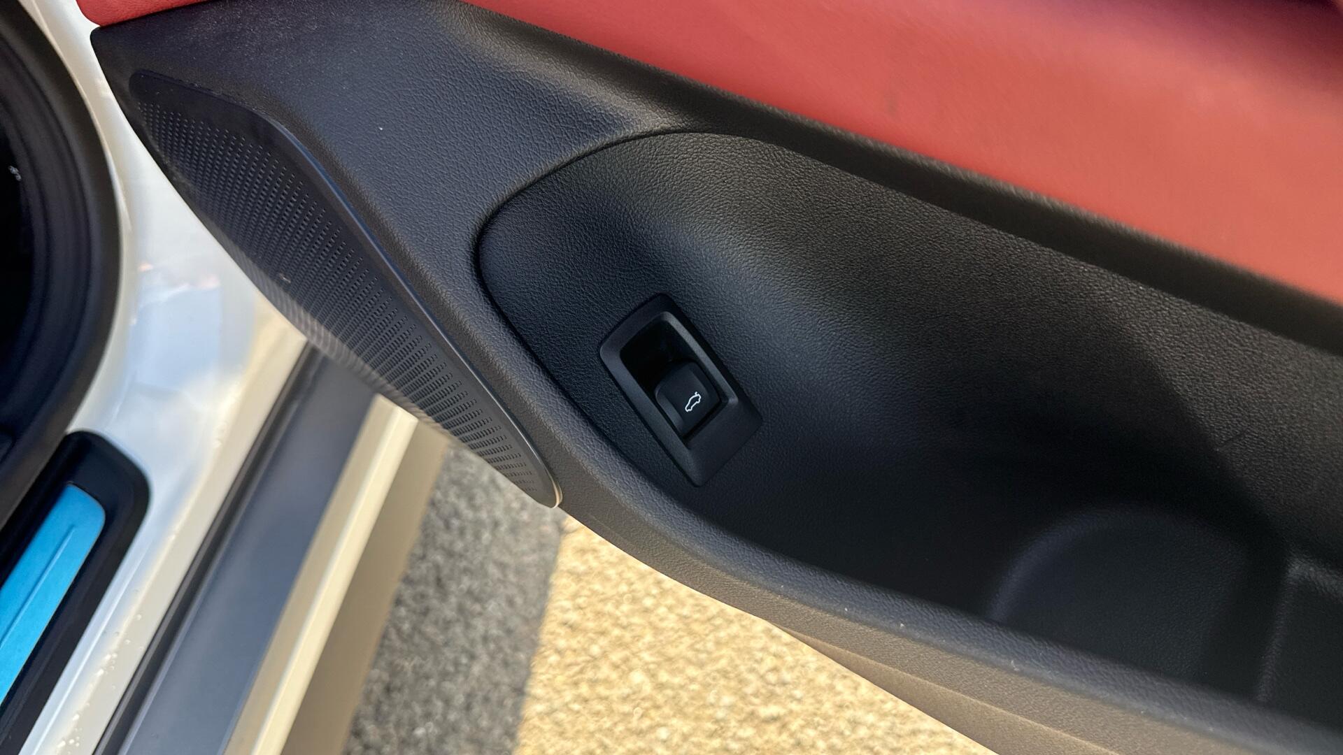 BMW i4 view 25