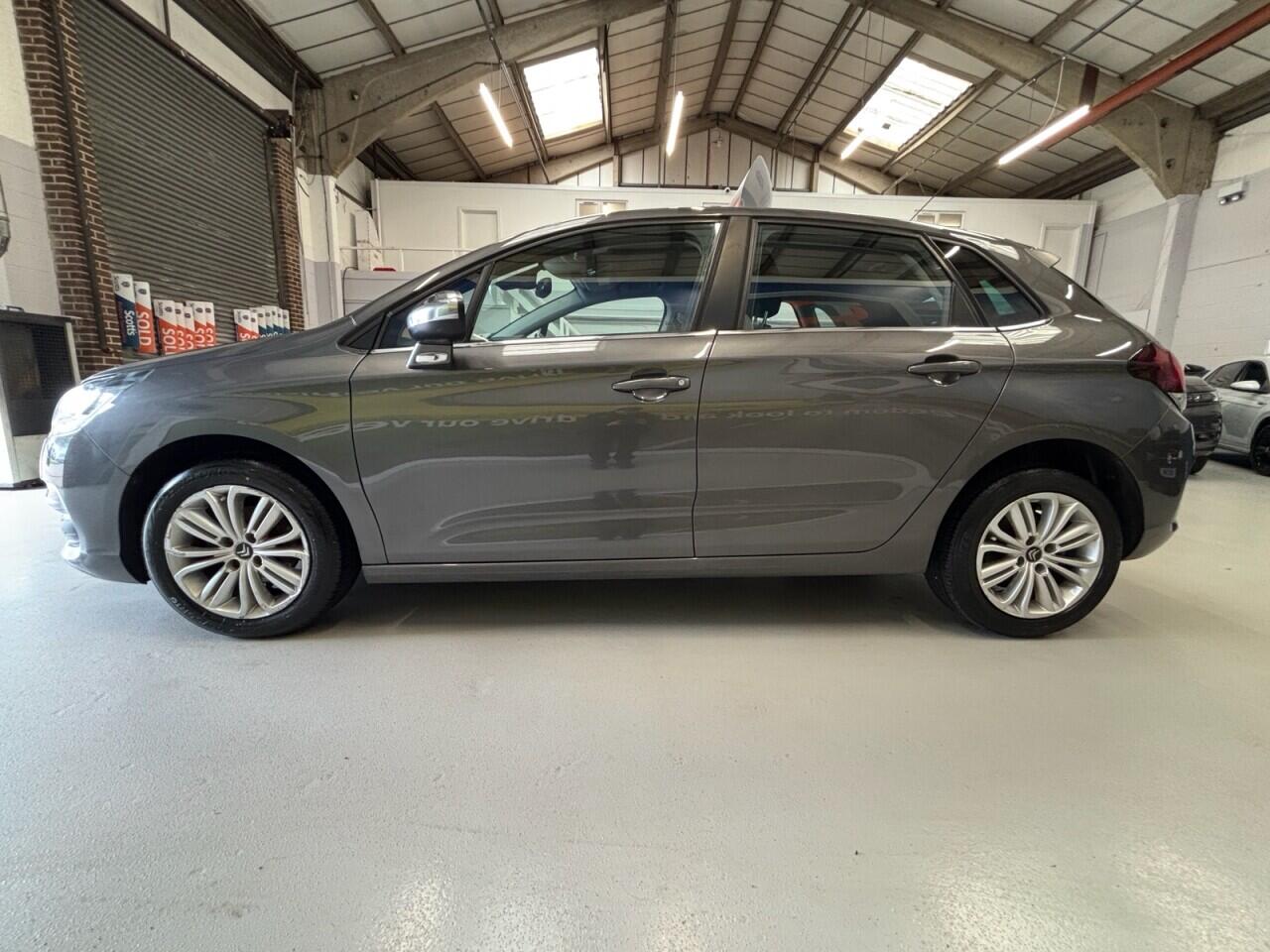 Citroen C4 view 8