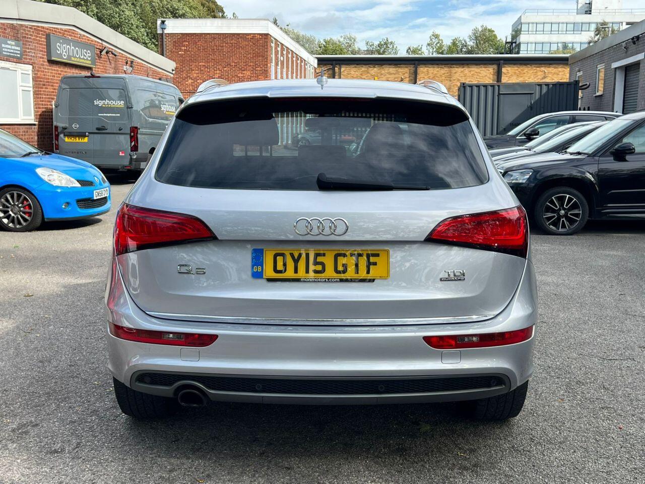 Audi Q5 view 11