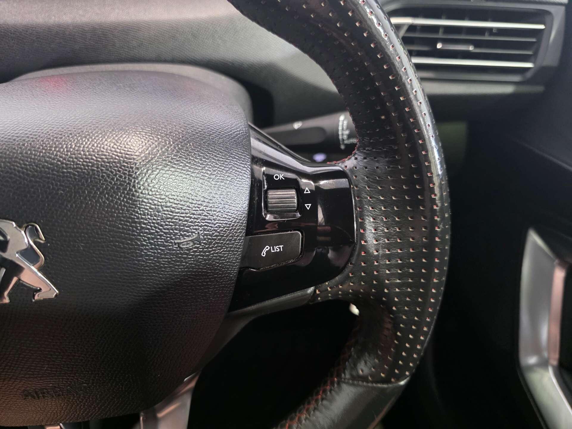 Peugeot 308 view 18