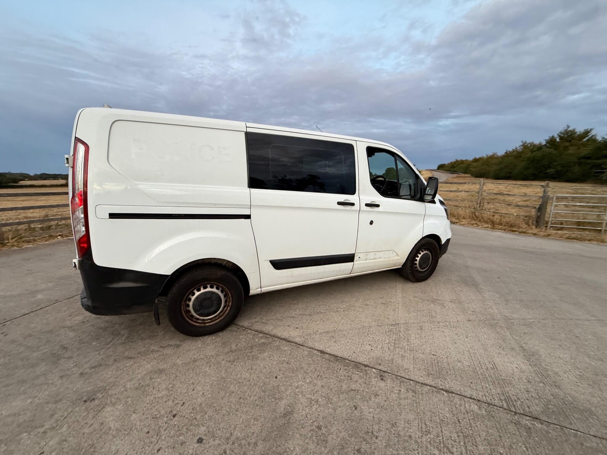 Ford Transit Custom 2.0 320 EcoBlue L1 H1 Euro 6 5dr — photo 24 of 82
