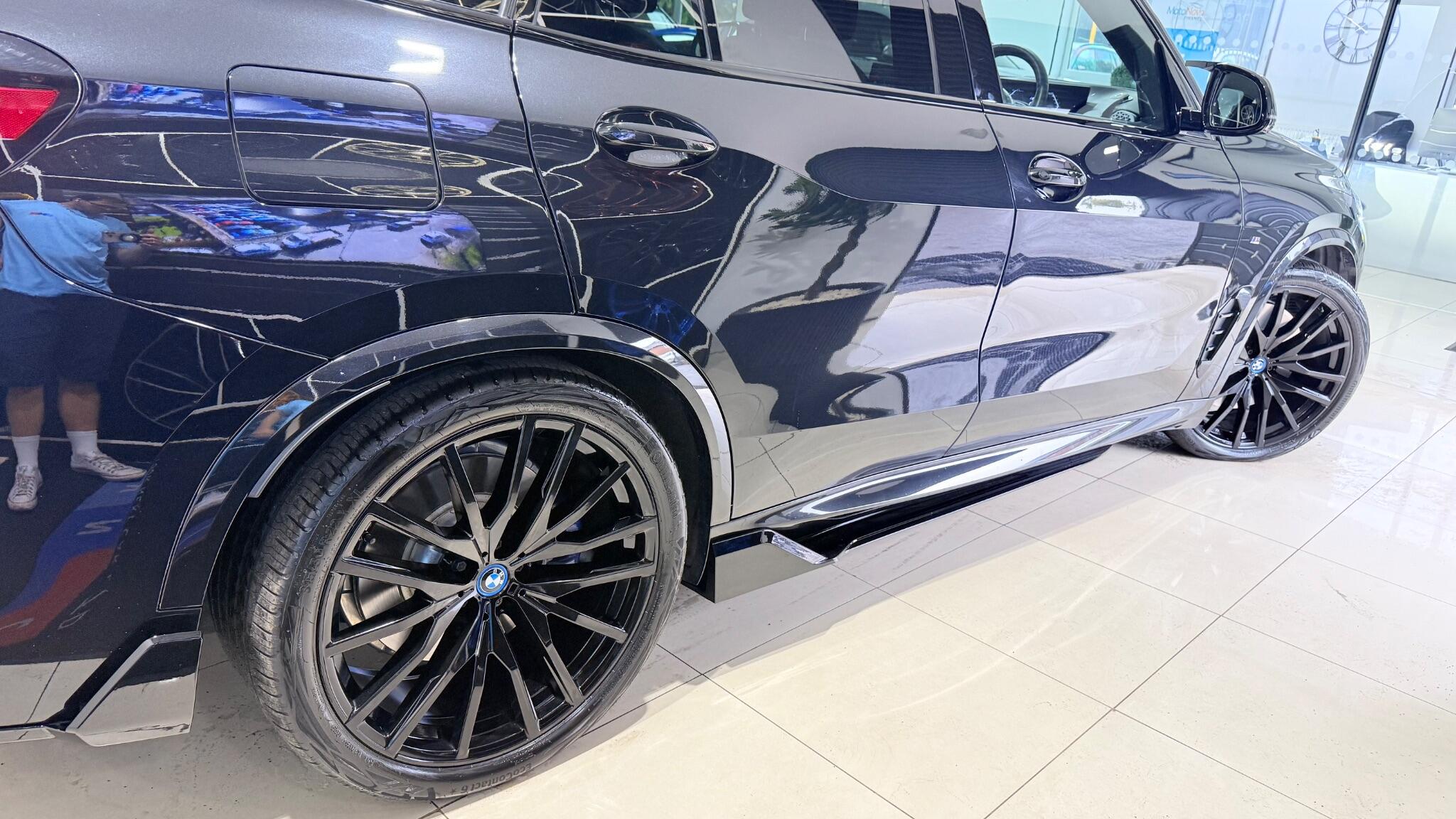 BMW X5 view 42