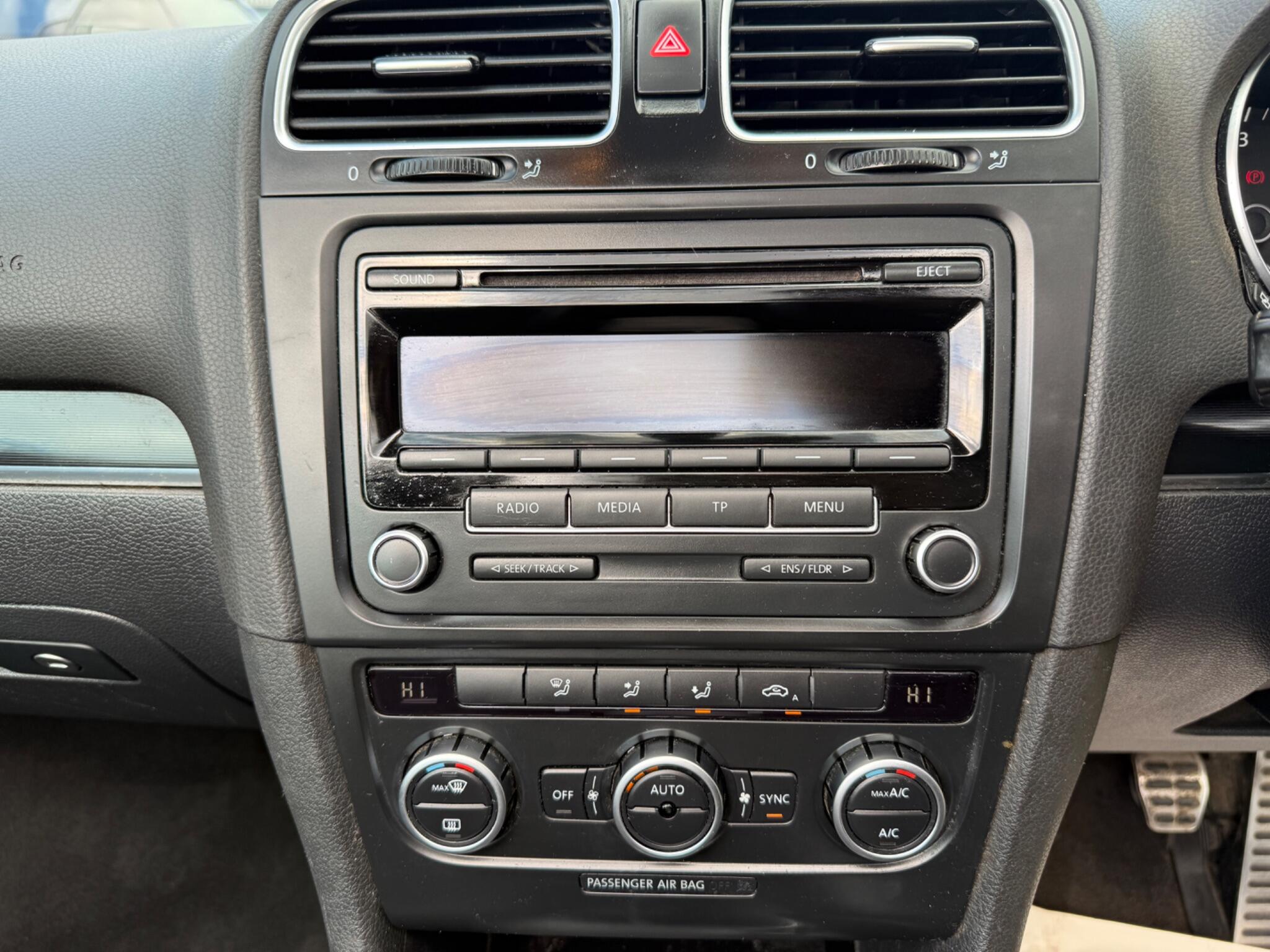2012 Volkswagen Golf image 21