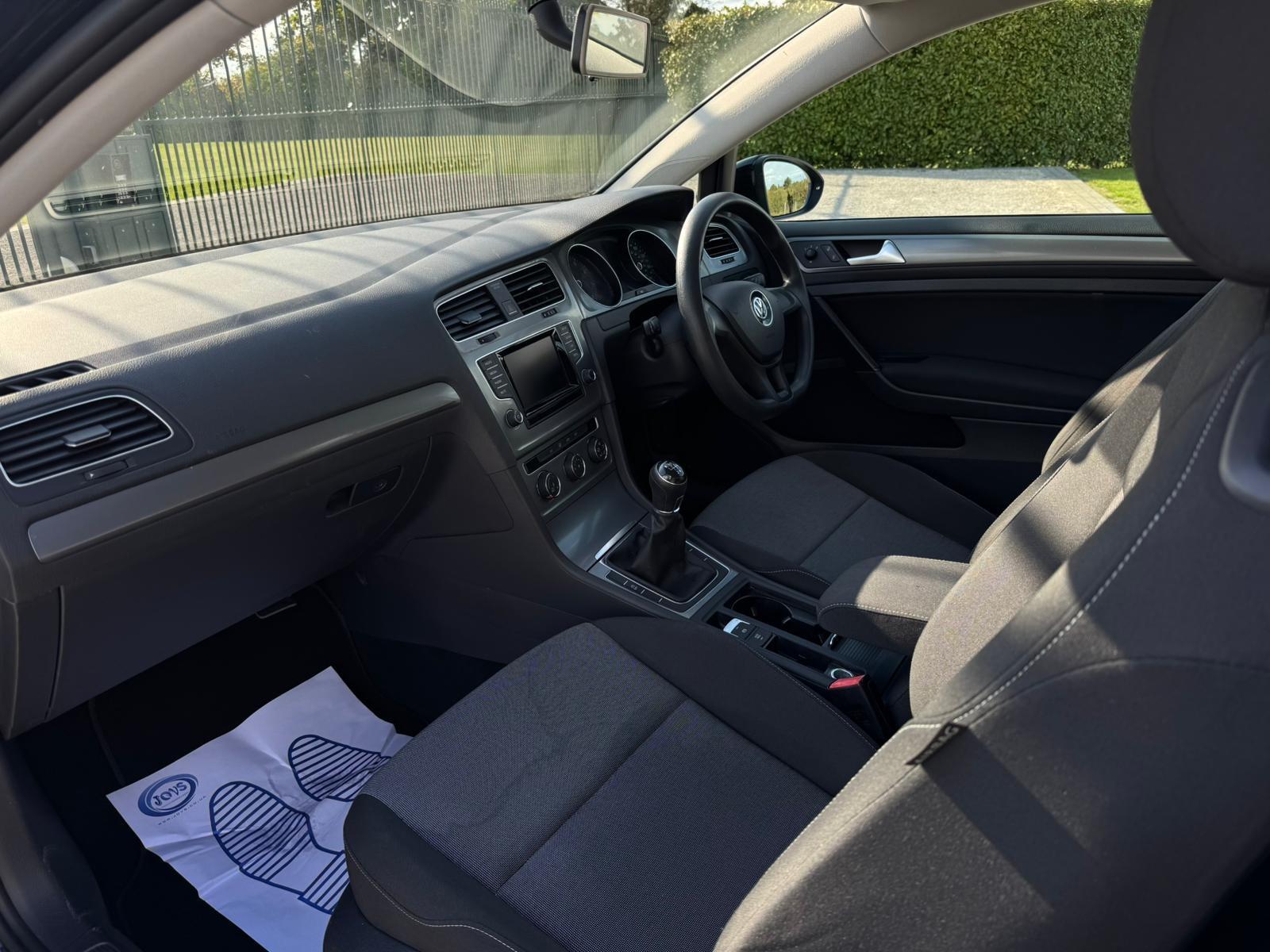2014 Volkswagen Golf image 20