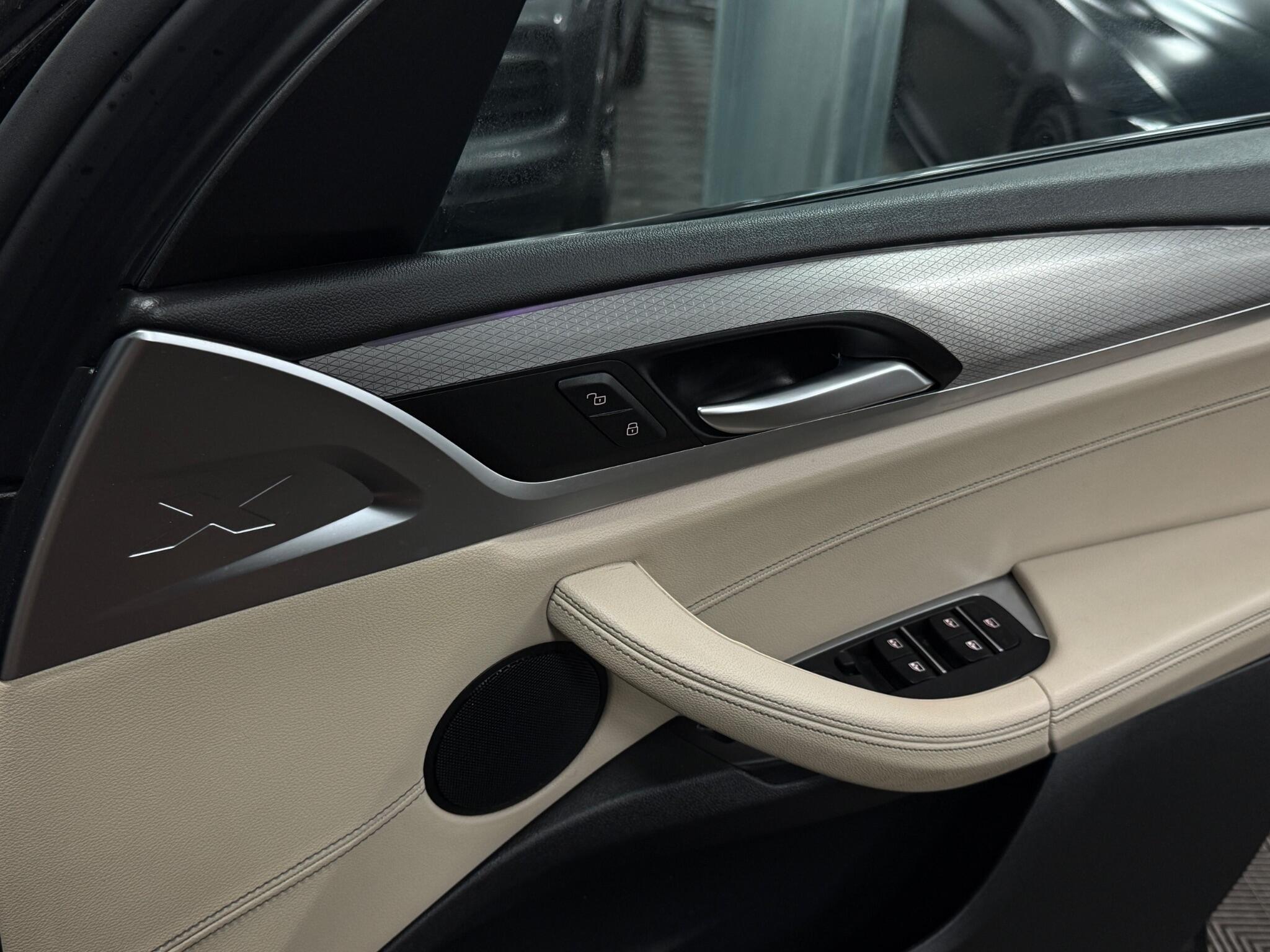 BMW X3 view 34