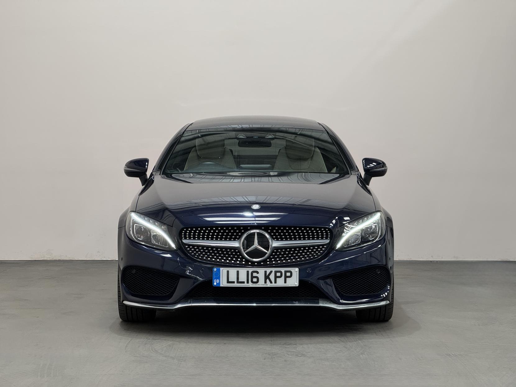 Mercedes-Benz C Class view 4