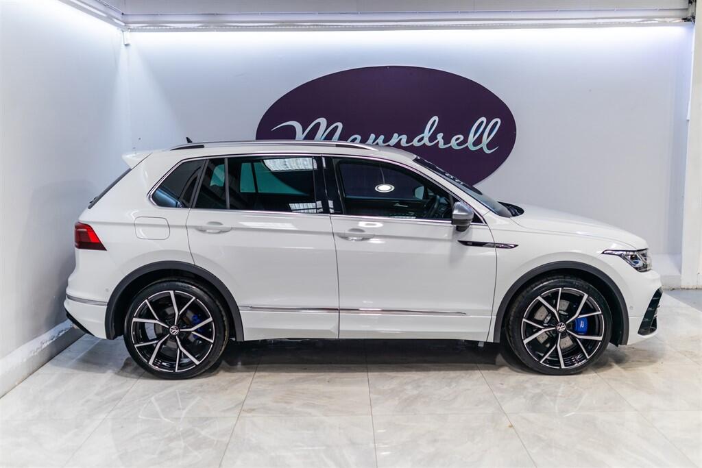 Volkswagen Tiguan view 2