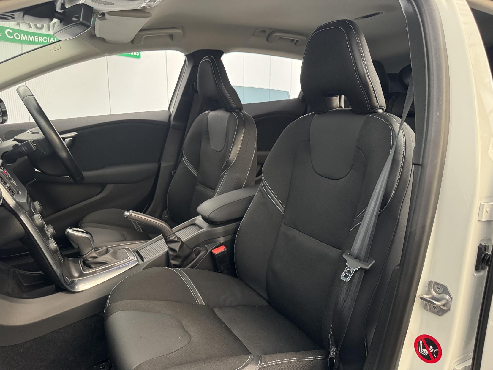 Volvo V40 view 58