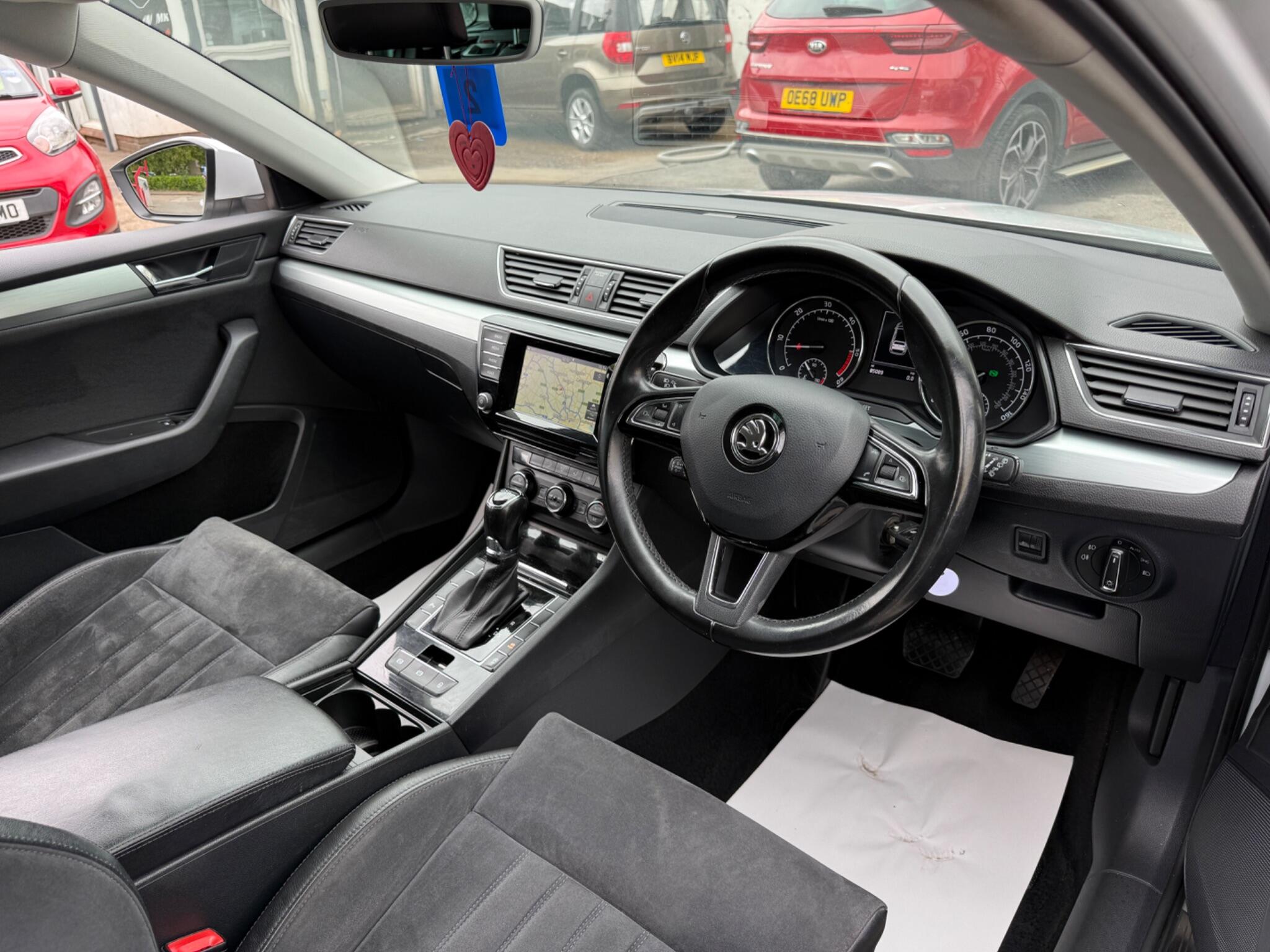 Skoda Superb - Image 3