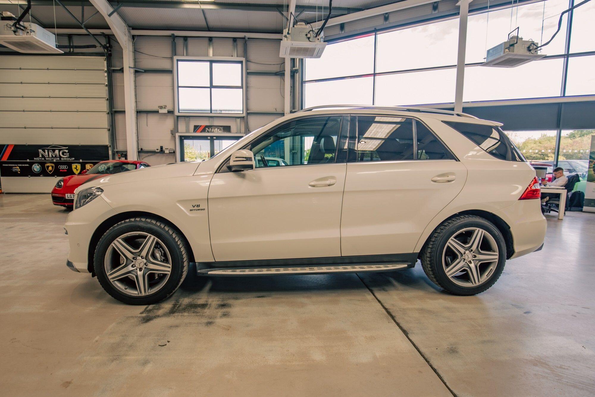 Mercedes-Benz M-Class view 31
