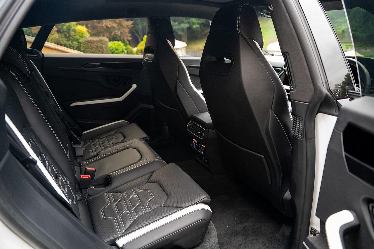 Lamborghini Urus view 67