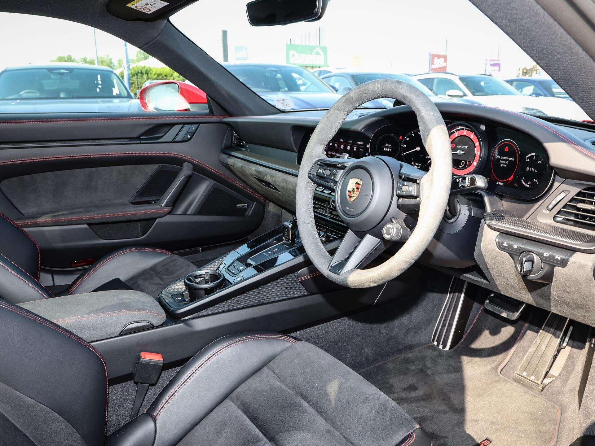 Porsche 911 view 10