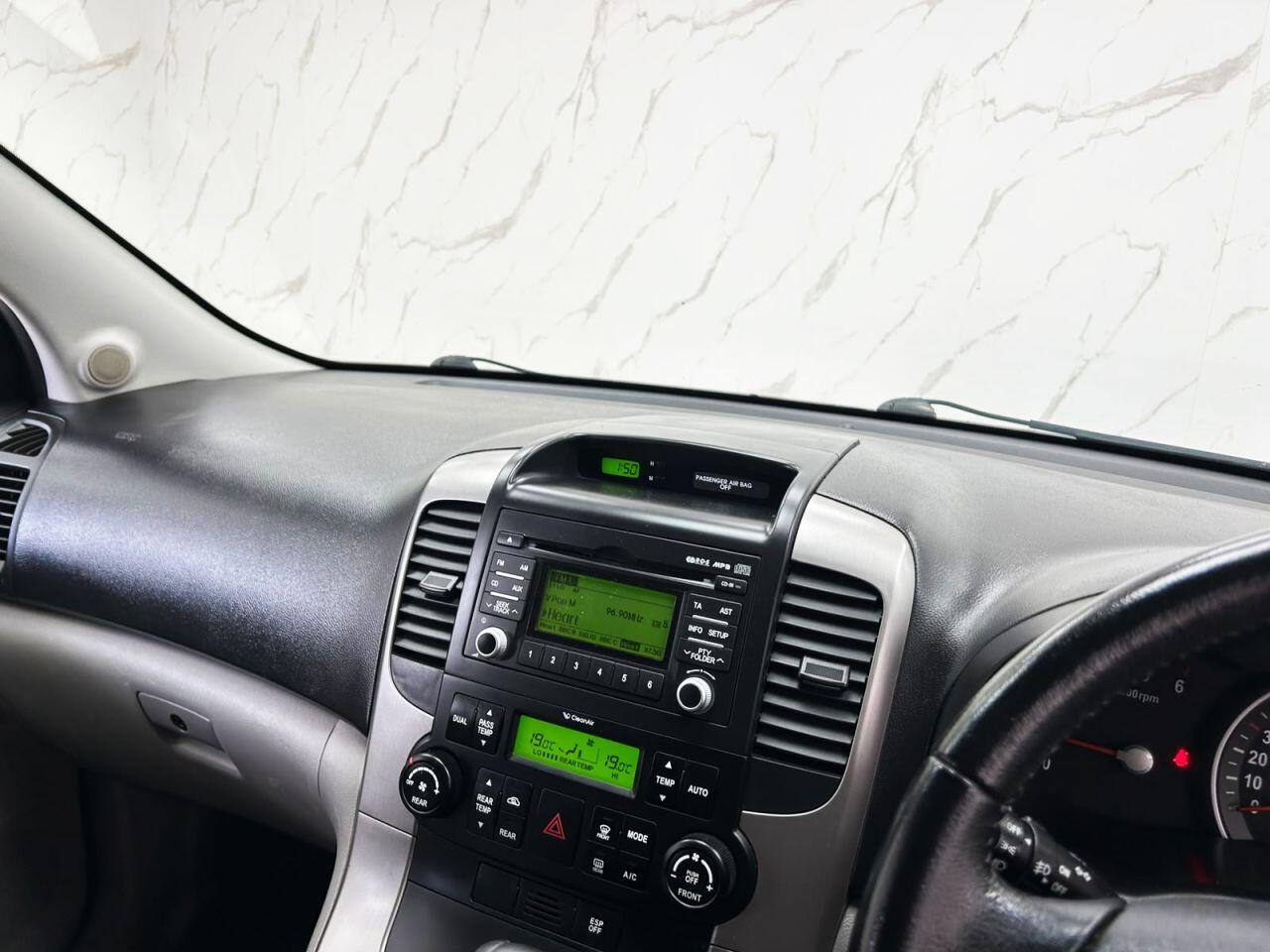 Kia Sedona view 13