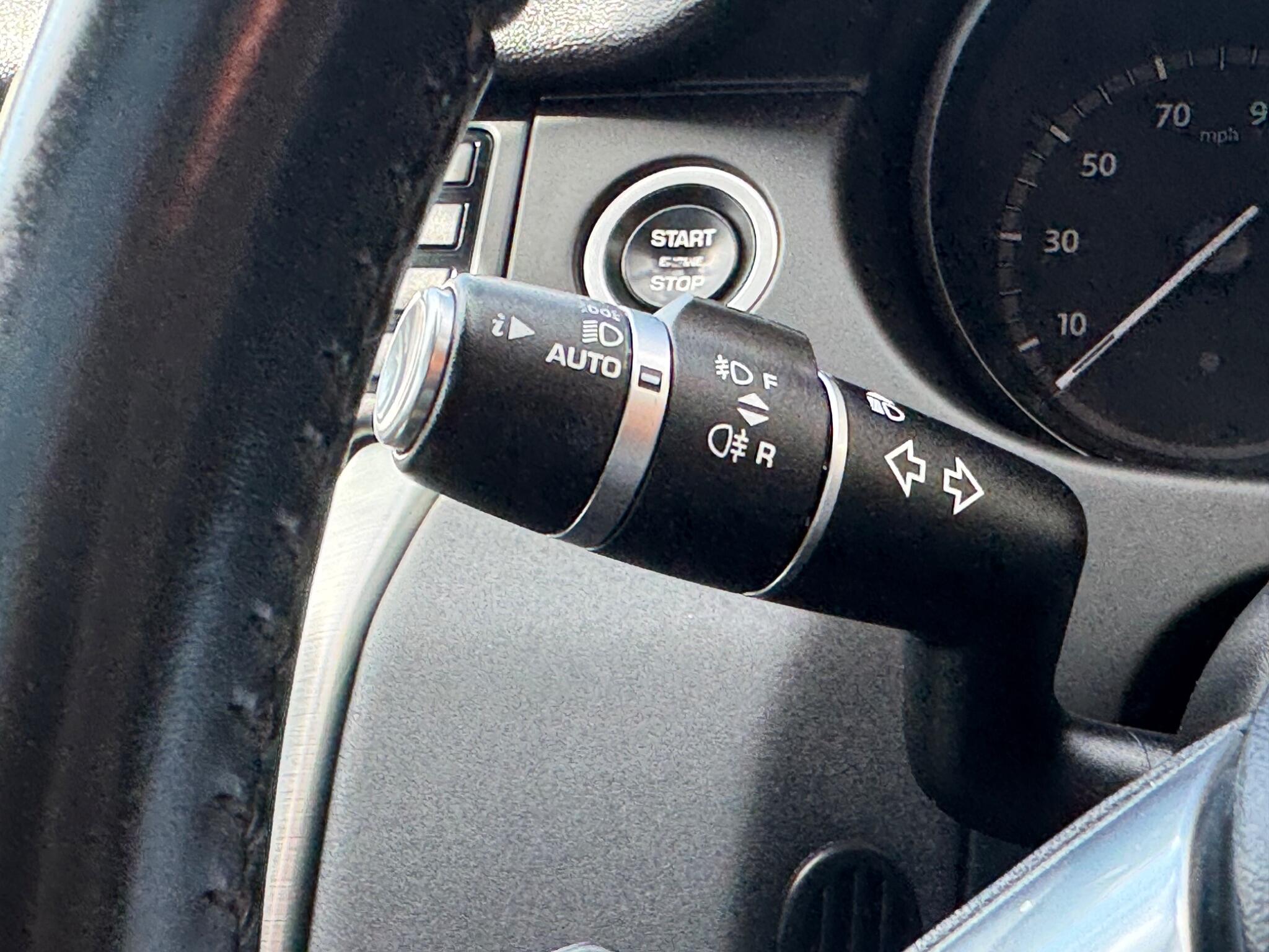 Land Rover Discovery Sport view 23