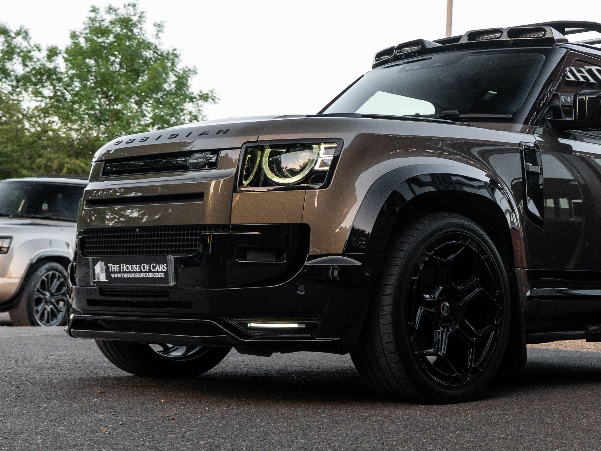 Land Rover Defender 90 view 19