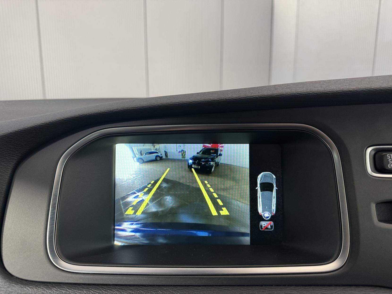 Volvo V40 view 76