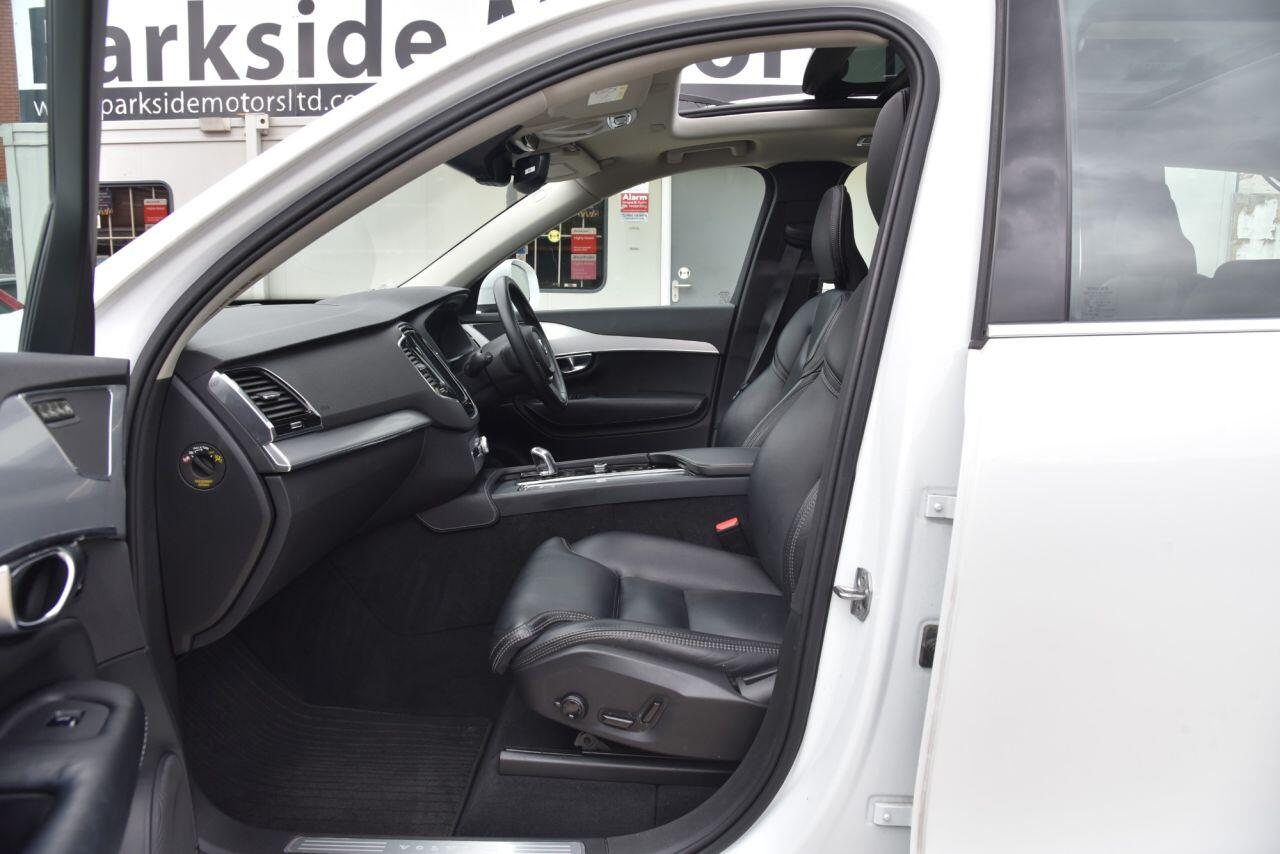 Volvo XC90 view 24