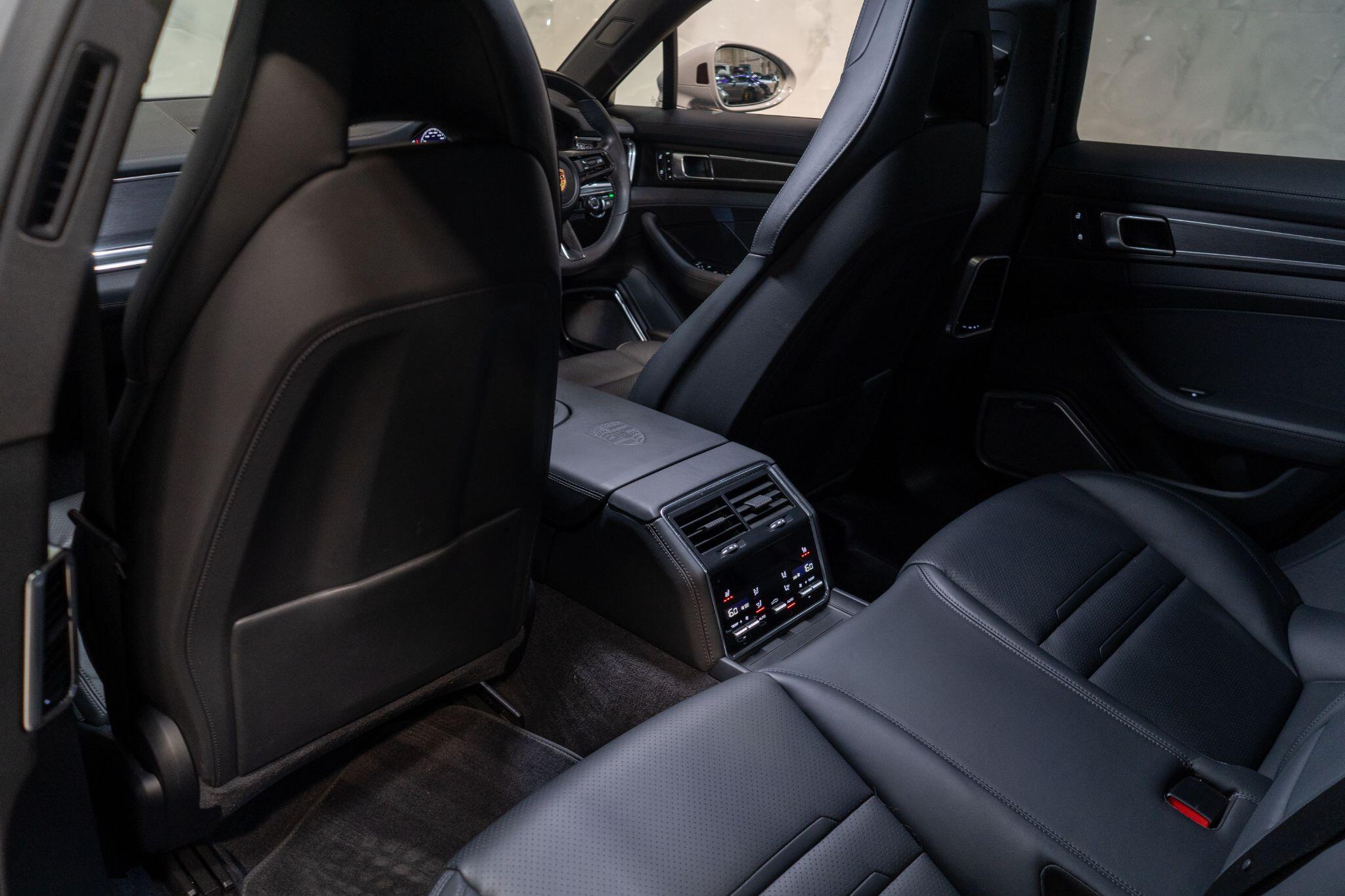 Porsche Panamera view 18