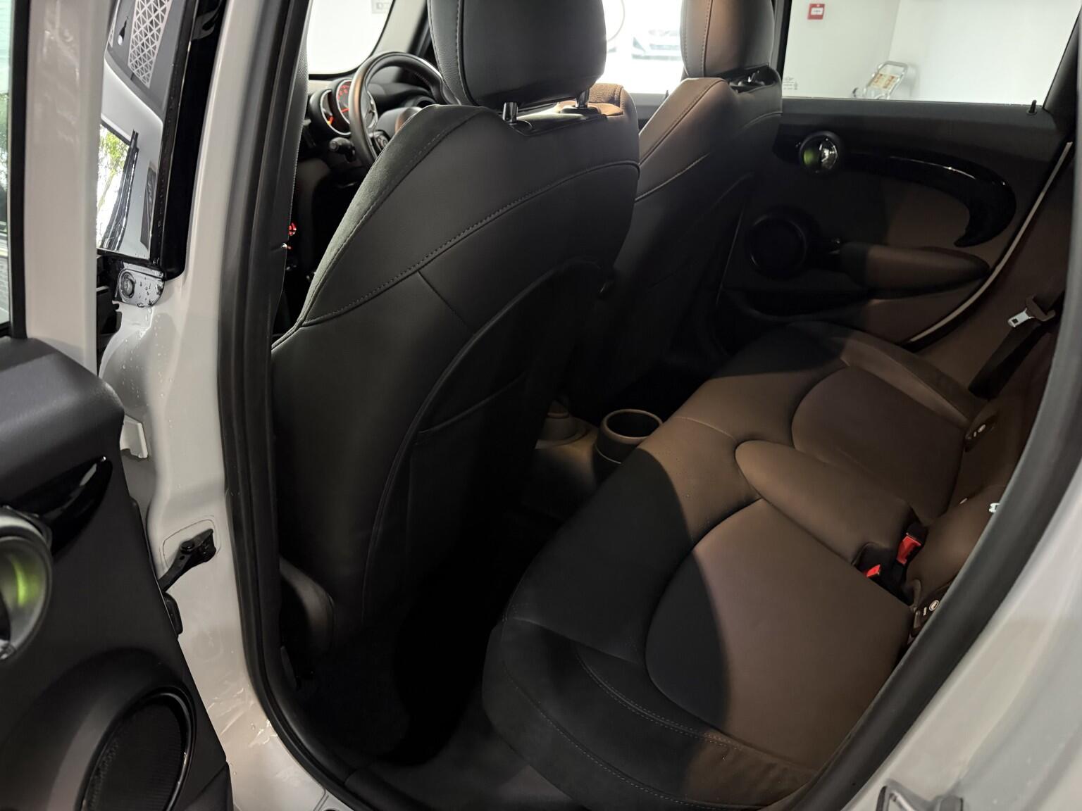 Mini Cooper view 20