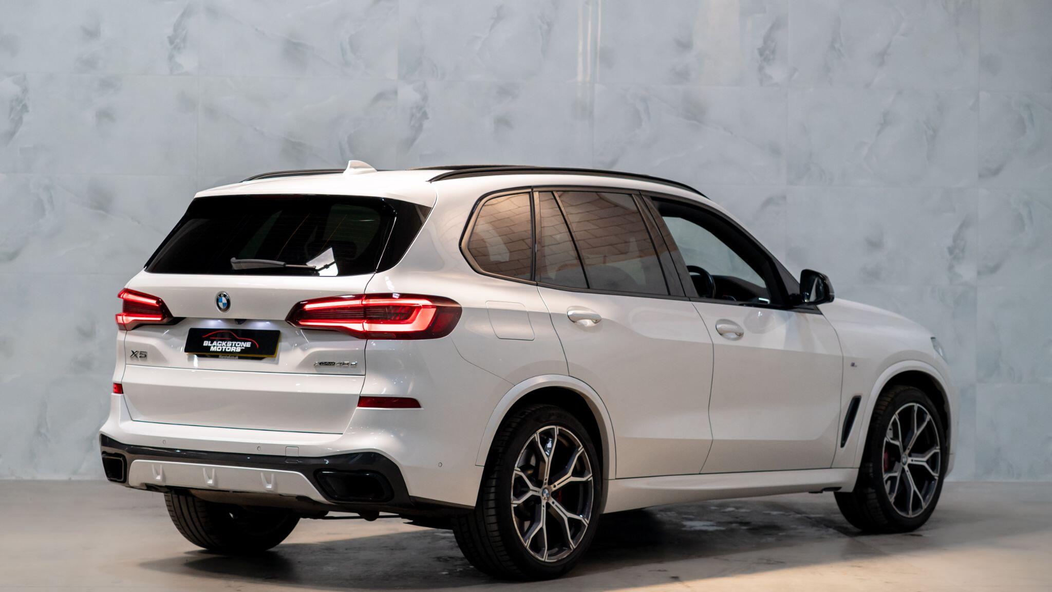 BMW X5 view 8