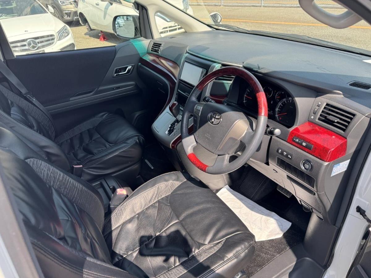 Toyota Vellfire view 11