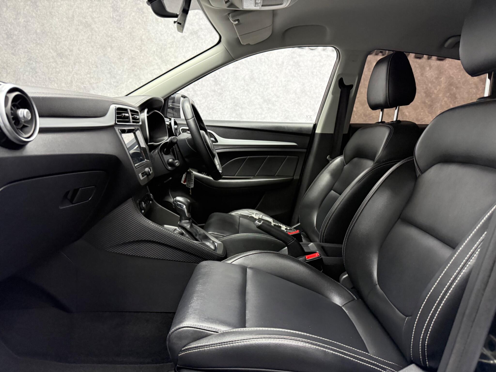 MG MG ZS view 4