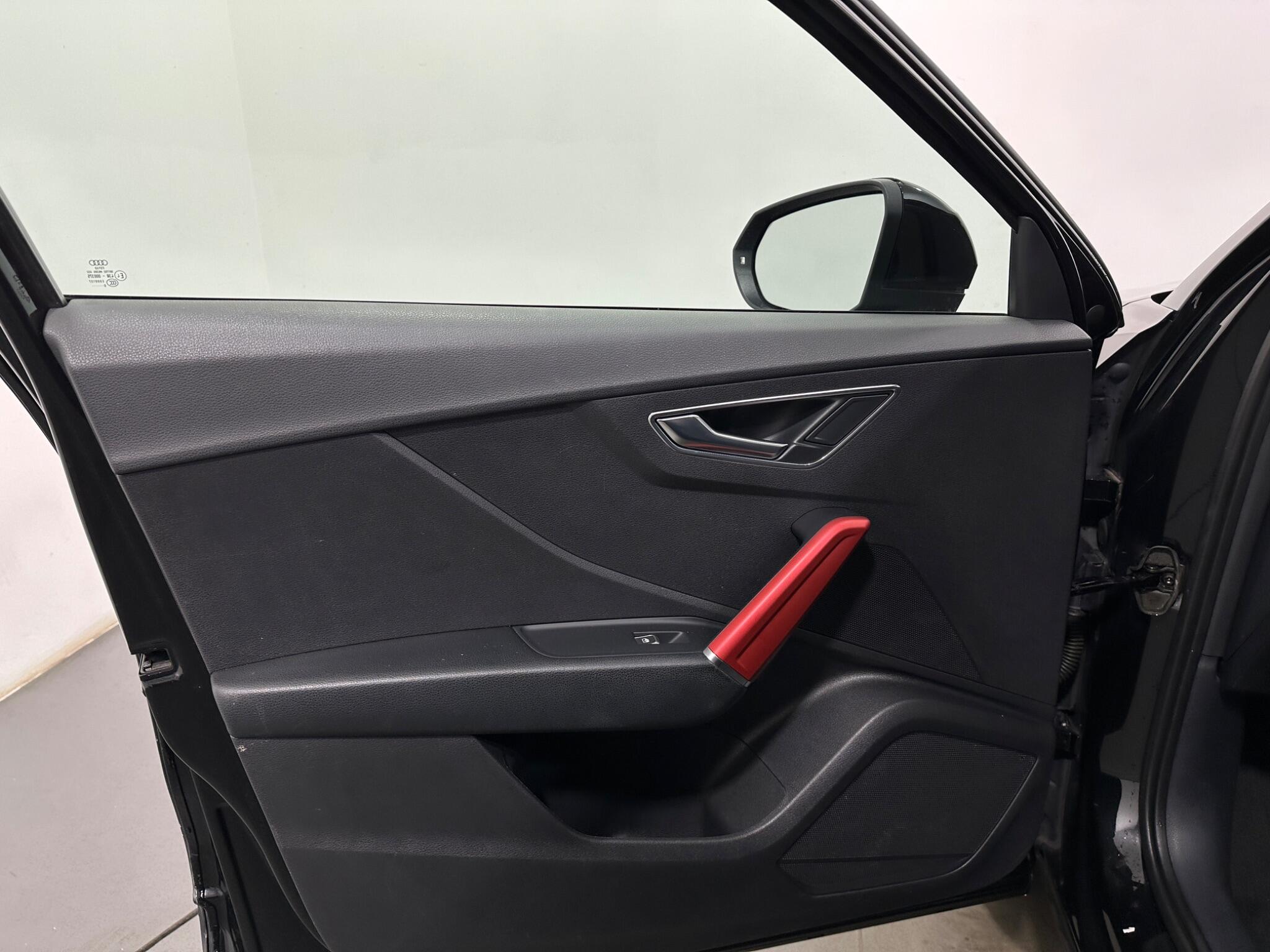 Audi Q2 view 37