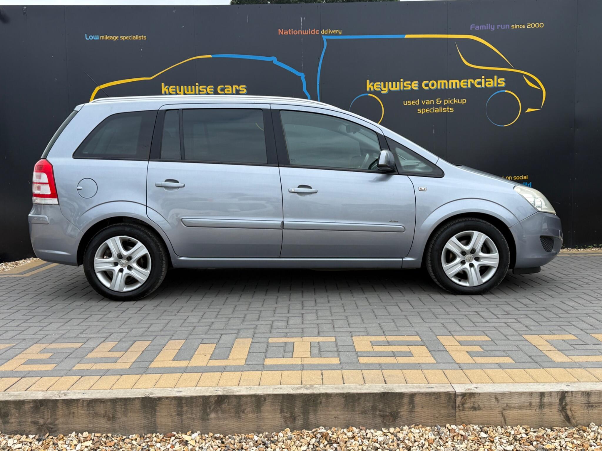 Vauxhall Zafira view 7