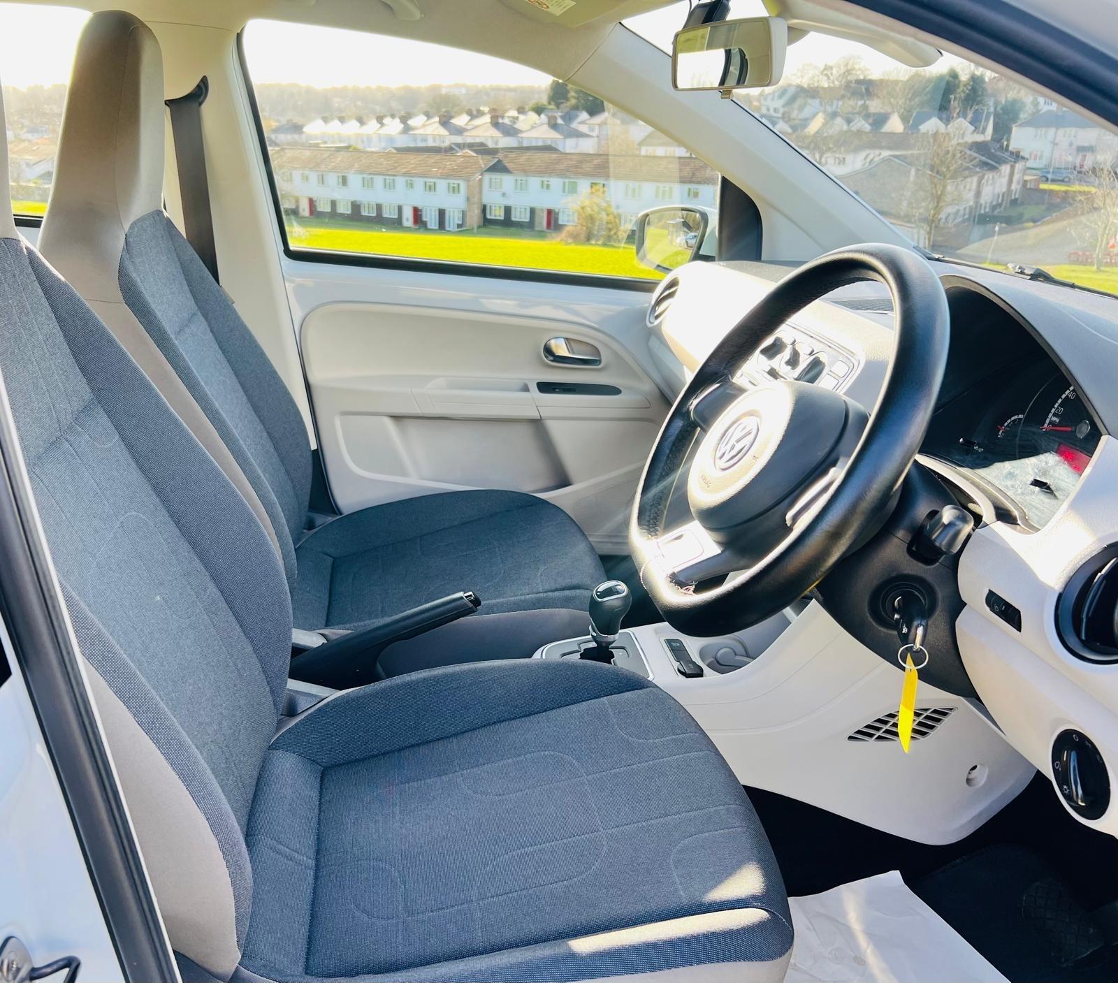 2013 Volkswagen up! image 17