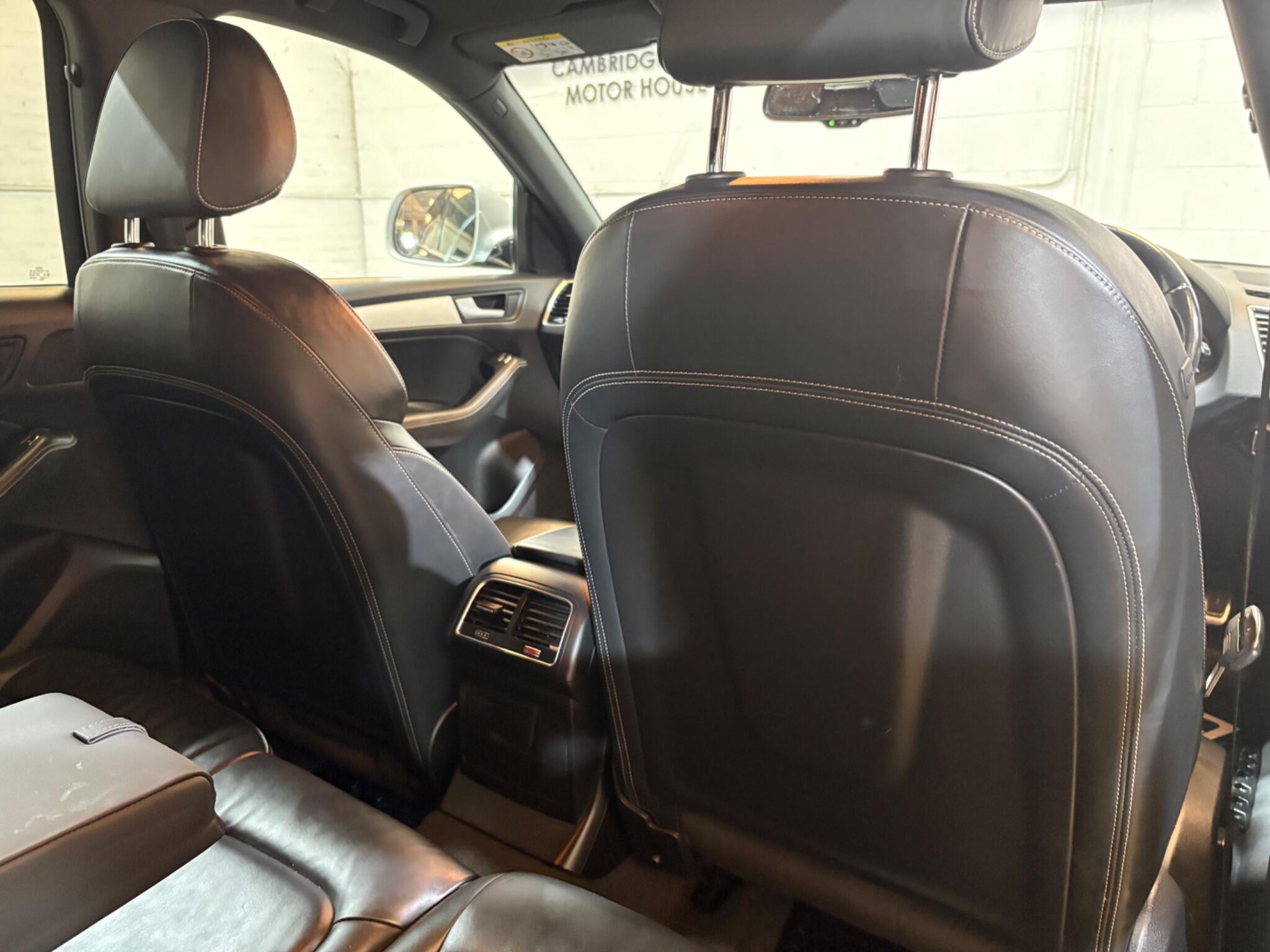 Audi SQ5 view 24