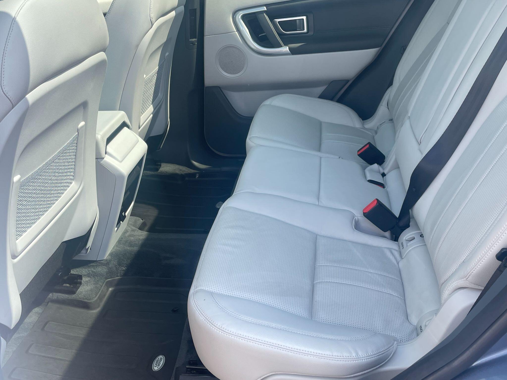 Land Rover Discovery Sport view 21